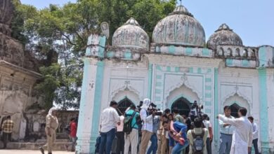 मलिहाबाद विवाद, राजा कंस पासी किला, कसमंडी कला विवाद, लखनऊ ऐतिहासिक स्थल विवाद, शिव मंदिर और मकबरा विवाद, पासी समाज समाचार, मलिहाबाद जुमे की नमाज, ASI जांच मांग, यूपी धार्मिक विवाद, लखनऊ ताजा खबर, राजा कंस पासी इतिहास, सालार मसूद गाजी इतिहास, पुलिस सुरक्षा मलिहाबाद, उत्तर प्रदेश समाचार,Malihabad Dispute, Raja Kans Pasi Fort, Kasmandi Kala Controversy, Lucknow Historical Site Dispute, Shiv Temple Maqbara Row, Pasi Community News, Friday Namaz Malihabad, ASI Investigation Demand, UP Religious Dispute, Lucknow Latest News, Raja Kans Pasi History, Salar Masood Ghazi History, Police Security Lucknow, Uttar Pradesh News,मलिहाबाद ऐतिहासिक स्थल फोटो, राजा कंस पासी किला, कसमंडी कला गांव, पुलिस तैनाती मलिहाबाद, जुमे की नमाज, लखनऊ विवाद स्थल, पासी समाज प्रदर्शन, यूपी पुलिस सुरक्षा, ऐतिहासिक ढांचा लखनऊ,Malihabad Historical Site Image, Raja Kans Pasi Fort Photo, Kasmandi Kala Village, Police Deployment Lucknow, Friday Namaz Image, Lucknow Dispute Site, Pasi Community Protest, UP Police Security, Historical Structure UP,#Lucknow #Malihabad #RajaKansPasi #UPNews #LucknowNews #ASI #YogiAdityanath #PasiSamaj #FridayNamaz #HistoricalSite #UttarPradesh #BreakingNews #GoogleDiscover #ReligiousDispute #PoliceSecurity
