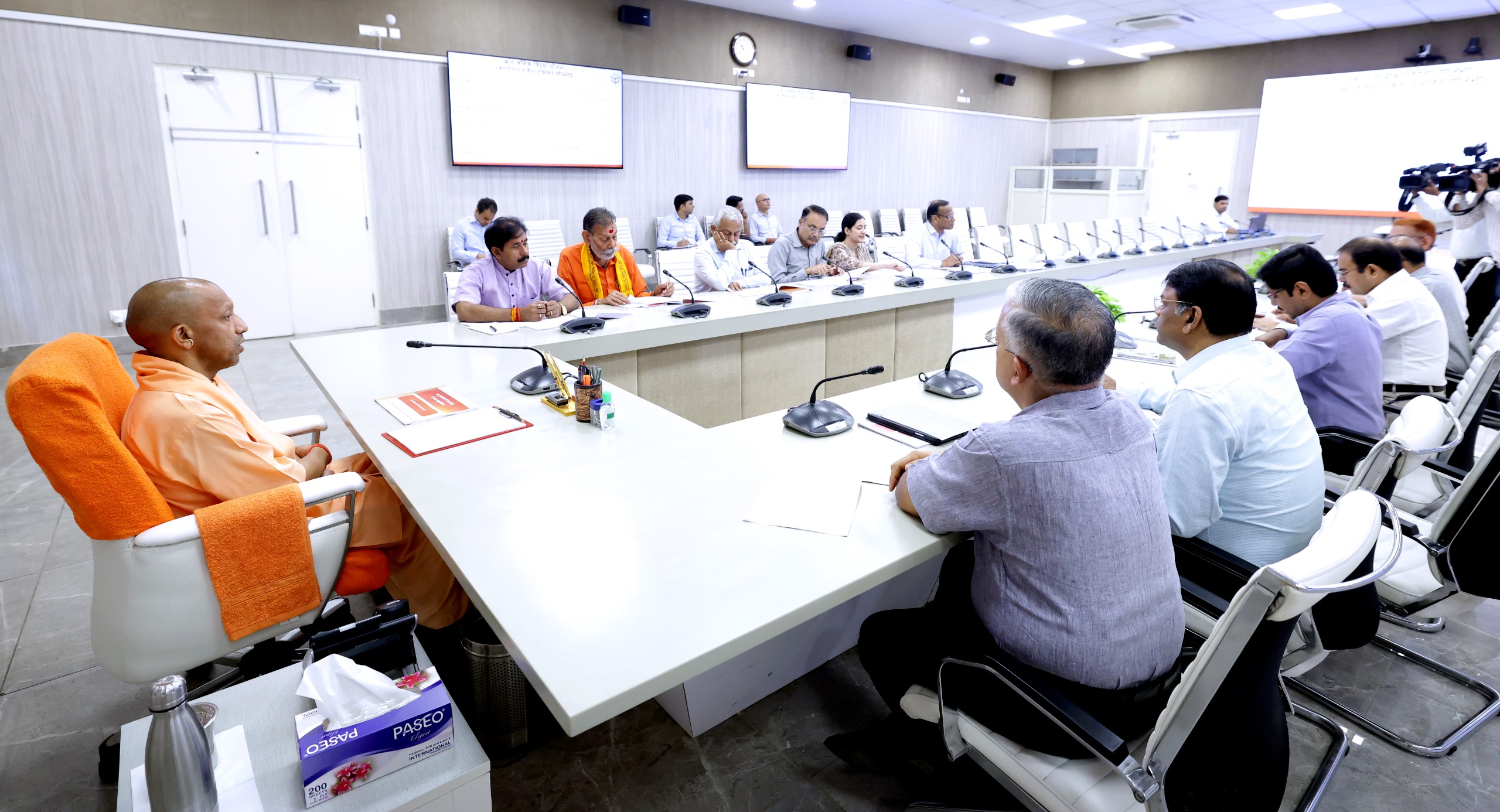 CM Yogi Meeting, Yogi Adityanath Labour Department, Labour Department Presentation, Lucknow News, Uttar Pradesh Government News, Labour Welfare Scheme, CM Yogi Latest News, Political News UP,योगी आदित्यनाथ, मुख्यमंत्री बैठक, श्रम विभाग समीक्षा, सरकारी आवास लखनऊ, श्रमिक योजना, उत्तर प्रदेश सरकार, लखनऊ समाचार,मुख्यमंत्री योगी बैठक, योगी आदित्यनाथ श्रम विभाग, लखनऊ सीएम बैठक, श्रम विभाग प्रस्तुतीकरण, योगी सरकार समाचार, श्रमिक कल्याण योजना, उत्तर प्रदेश सरकार, लखनऊ राजनीतिक समाचार, सरकारी बैठक,Yogi Adityanath, CM Meeting Lucknow, Labour Department Review, Government Meeting UP, Labour Welfare, Lucknow Political News,#YogiAdityanath,#CMYogi,#LabourDepartment,#Lucknow,#UPGovernment,#WorkersWelfare,#BreakingNews,#UPNews,#PoliticalNews,#GovernmentMeeting,#YogiGovernment,