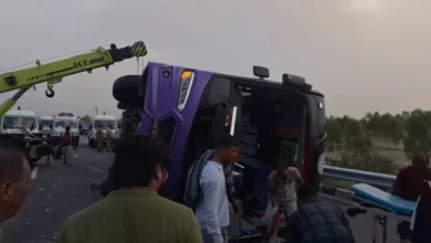 आगरा लखनऊ एक्सप्रेसवे हादसा, उन्नाव बस हादसा, स्लीपर बस पलटी, बिहार दारोगा मौत, एक्सप्रेसवे सड़क दुर्घटना, उन्नाव न्यूज हिंदी, आगरा लखनऊ एक्सप्रेसवे समाचार, यूपी सड़क हादसा, दिल्ली से बिहार बस हादसा, औरास थाना हादसा, लखनऊ ट्रॉमा सेंटर, यूपी ब्रेकिंग न्यूज, सड़क दुर्घटना उत्तर प्रदेश, बस दुर्घटना समाचार,Agra Lucknow Expressway Accident, Unnao Bus Accident, Sleeper Bus Overturns, Bihar Police Officer Death, UP Road Accident, Expressway Crash News, Delhi to Bihar Bus Accident, Uttar Pradesh Breaking News, Unnao Accident Today, Lucknow Trauma Center News, India Highway Accident, Bus Crash Uttar Pradesh,आगरा लखनऊ एक्सप्रेसवे, पलटी बस, उन्नाव हादसा, सड़क दुर्घटना, यूपीडा रेस्क्यू, घायल यात्री, ट्रॉमा सेंटर लखनऊ, पुलिस राहत कार्य,Agra Lucknow Expressway bus crash, Unnao road accident, Sleeper bus accident, UPDA rescue operation, Injured passengers, Lucknow trauma center, Highway accident India, Police rescue work,#AgraLucknowExpressway, #BusAccident, #UnnaoNews, #UPAccident, #RoadAccident, #BreakingNews, #UttarPradeshNews, #LucknowNews, #ExpresswayAccident, #BiharPolice, #SleeperBusAccident, #HighwayCrash, #IndiaNews, #UPPolice, #TrafficNews, #आगरा_लखनऊ_एक्सप्रेसवे, #उन्नाव_हादसा, #बस_हादसा, #सड़क_दुर्घटना, #ब्रेकिंग_न्यूज, #यूपी_समाचार, #लखनऊ_न्यूज, #हाईवे_हादसा,