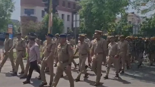 नोएडा न्यूज, नोएडा श्रमिक दिवस, नोएडा पुलिस अलर्ट, नोएडा मजदूर दिवस, गौतमबुद्ध नगर खबर, नोएडा बैरिकेडिंग, नोएडा यूनियन न्यूज, Noida News, Labour Day Noida, Noida Police Alert, Worker Protest Noida, Gautam Budh Nagar News, Noida Industrial Area News, UP News Hindi, Greater Noida News, Police Barricading Noida,नोएडा पुलिस फोटो, नोएडा बैरिकेडिंग फोटो, सेक्टर 62 पुलिस जांच, श्रमिक दिवस नोएडा, Noida Police Image, Labour Day Security Noida, Industrial Area Noida Photo, UP Police Checking Image, Greater Noida Worker News,#NoidaNews, #LabourDay, #NoidaPolice, #UPNews, #BreakingNews, #WorkerDay, #GautamBuddhNagar, #GreaterNoida, #IndustrialNews, #HindiNews, #PoliceAlert, #NoidaUpdate, #MayDay, #TrendingNews, #SecurityAlert,