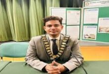 हरियाणा युवक ब्रिटेन मेयर, तुषार कुमार मेयर, भारतीय मूल मेयर ब्रिटेन, रोहतक समाचार, यूके राजनीति समाचार, भारतीय युवा सफलता, ब्रिटेन चुनाव, परवीन रानी डिप्टी मेयर, हरियाणा न्यूज, भारतीय समुदाय यूके, अंतरराष्ट्रीय समाचार,Haryana Boy Becomes UK Mayor, Tushar Kumar UK Mayor, Indian Origin Mayor Britain, Youngest Indian Mayor UK, Rohtak News, UK Political News, British Indian Community, Parveen Rani Deputy Mayor, Labour Party UK, International News, Indian Success Story,तुषार कुमार फोटो, ब्रिटेन मेयर चुनाव, भारतीय मूल नेता, रोहतक युवक, यूके राजनीति, डिप्टी मेयर परवीन रानी, भारतीय समुदाय ब्रिटेन,Tushar Kumar Photo, UK Mayor Election Image, Indian Origin Politician, Rohtak Youth Image, British Politics Photo, Parveen Rani Deputy Mayor, Indian Community UK,#TusharKumar, #UKMayor, #IndianOrigin, #HaryanaNews, #RohtakNews, #BritainPolitics, #IndianSuccessStory, #BreakingNews, #InternationalNews, #LabourParty, #BritishIndian, #YoungMayor,