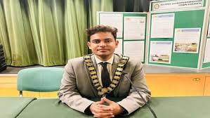 हरियाणा युवक ब्रिटेन मेयर, तुषार कुमार मेयर, भारतीय मूल मेयर ब्रिटेन, रोहतक समाचार, यूके राजनीति समाचार, भारतीय युवा सफलता, ब्रिटेन चुनाव, परवीन रानी डिप्टी मेयर, हरियाणा न्यूज, भारतीय समुदाय यूके, अंतरराष्ट्रीय समाचार,Haryana Boy Becomes UK Mayor, Tushar Kumar UK Mayor, Indian Origin Mayor Britain, Youngest Indian Mayor UK, Rohtak News, UK Political News, British Indian Community, Parveen Rani Deputy Mayor, Labour Party UK, International News, Indian Success Story,तुषार कुमार फोटो, ब्रिटेन मेयर चुनाव, भारतीय मूल नेता, रोहतक युवक, यूके राजनीति, डिप्टी मेयर परवीन रानी, भारतीय समुदाय ब्रिटेन,Tushar Kumar Photo, UK Mayor Election Image, Indian Origin Politician, Rohtak Youth Image, British Politics Photo, Parveen Rani Deputy Mayor, Indian Community UK,#TusharKumar, #UKMayor, #IndianOrigin, #HaryanaNews, #RohtakNews, #BritainPolitics, #IndianSuccessStory, #BreakingNews, #InternationalNews, #LabourParty, #BritishIndian, #YoungMayor,