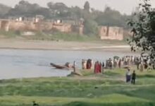 आगरा यमुना हादसा, बल्केश्वर घाट दुर्घटना, यमुना में किशोर डूबे, आगरा ब्रेकिंग न्यूज, यमुना नदी हादसा, आगरा पुलिस रेस्क्यू, बल्केश्वर घाट समाचार, किशोर डूबने की घटना, आगरा हादसा, उत्तर प्रदेश समाचार,Agra Yamuna Accident, Balkeshwar Ghat Incident, Youths Drowned in Yamuna, Agra Breaking News, Yamuna River Accident, Agra Police Rescue, Uttar Pradesh News, Drowning Incident Agra, River Rescue Operation,आगरा यमुना घाट फोटो, बल्केश्वर घाट तस्वीर, यमुना रेस्क्यू ऑपरेशन, पुलिस बचाव अभियान, आगरा नदी हादसा, गोताखोर सर्च ऑपरेशन,Agra Yamuna Ghat Photo, Balkeshwar Ghat Image, Yamuna Rescue Operation, Police Search Team, River Accident Agra, Diver Rescue Photo,#AgraNews, #YamunaAccident, #BalkeshwarGhat, #BreakingNews, #UPNews, #RescueOperation, #RiverAccident, #AgraPolice, #IndiaNews, #YamunaRiver,