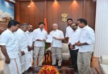 Tamil Nadu Government Formation 2026, Vijay TVK CM Tamil Nadu, Tamil Nadu election result 2026, Congress support TVK, DMK Congress alliance break, Tamil Nadu politics news Hindi, विजय सरकार तमिलनाडु, टीवीके सरकार दावा, तमिलनाडु चुनाव 2026, कांग्रेस समर्थन विजय, Tamil Nadu political crisis, Chennai political news, South India politics update,विजय TVK फोटो, Tamil Nadu CM oath Vijay, Congress TVK meeting image, DMK Congress breakup news, Tamil Nadu assembly visuals, Chennai Raj Bhavan meeting, Vijay meeting governor Tamil Nadu, political leaders Tamil Nadu 2026,#TamilNaduPolitics, #VijayTVK, #CongressSupport, #DMK, #Election2026, #GovernmentFormation, #ChennaiNews, #PoliticalUpdate, #BreakingNewsIndia, #SouthPolitics,