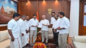 Tamil Nadu Government Formation 2026, Vijay TVK CM Tamil Nadu, Tamil Nadu election result 2026, Congress support TVK, DMK Congress alliance break, Tamil Nadu politics news Hindi, विजय सरकार तमिलनाडु, टीवीके सरकार दावा, तमिलनाडु चुनाव 2026, कांग्रेस समर्थन विजय, Tamil Nadu political crisis, Chennai political news, South India politics update,विजय TVK फोटो, Tamil Nadu CM oath Vijay, Congress TVK meeting image, DMK Congress breakup news, Tamil Nadu assembly visuals, Chennai Raj Bhavan meeting, Vijay meeting governor Tamil Nadu, political leaders Tamil Nadu 2026,#TamilNaduPolitics, #VijayTVK, #CongressSupport, #DMK, #Election2026, #GovernmentFormation, #ChennaiNews, #PoliticalUpdate, #BreakingNewsIndia, #SouthPolitics,