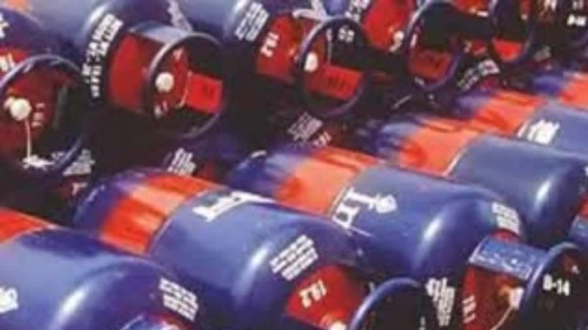 LPG Cylinder Price Hike, गैस सिलेंडर महंगा, कमर्शियल गैस सिलेंडर कीमत, LPG Price Update, जून 2026 गैस सिलेंडर रेट, एलपीजी सिलेंडर दाम, कमर्शियल सिलेंडर नई कीमत, गैस सिलेंडर समाचार, भारत एलपीजी अपडेट, घरेलू गैस सिलेंडर कीमत, महंगाई समाचार, व्यापारिक गैस सिलेंडर, तेल कंपनियां, राष्ट्रीय आर्थिक समाचार, LPG Rate Today,LPG Cylinder Price Hike, Commercial LPG Cylinder Price, LPG Price Update June 2026, Gas Cylinder Rate Today, Commercial Cylinder Price Hike, LPG News India, LPG Cylinder New Rates, Domestic LPG Price, Oil Marketing Companies, LPG Update India, Inflation News India, Commercial Gas Cylinder Cost, LPG Rate Hike, Business News India, Energy News India,गैस सिलेंडर दाम बढ़े, कमर्शियल एलपीजी सिलेंडर, दिल्ली गैस सिलेंडर रेट, LPG कीमत जून 2026, महंगाई अपडेट, होटल गैस सिलेंडर, एलपीजी मूल्य वृद्धि, तेल कंपनी अपडेट, घरेलू गैस सिलेंडर, कमर्शियल गैस रेट,LPG Cylinder Price Increased, Commercial LPG Cylinder, Delhi LPG Rate, LPG Price June 2026, Inflation Update India, Hotel Gas Cylinder Price, LPG Rate Hike, Oil Company Update, Domestic LPG Cylinder, Commercial Gas Rates,#LPGCylinderPriceHike, #LPGPriceUpdate, #GasCylinderPrice, #CommercialLPG, #LPGNews, #InflationNews, #BusinessNews, #EnergyNews, #GasCylinderRate, #LPGCylinder, #CommercialGasCylinder, #IndiaNews, #EconomicNews, #PriceHike, #DelhiNews, #LPGUpdate, #BreakingNews, #MarketUpdate, #GoogleDiscover, #HindiNews,