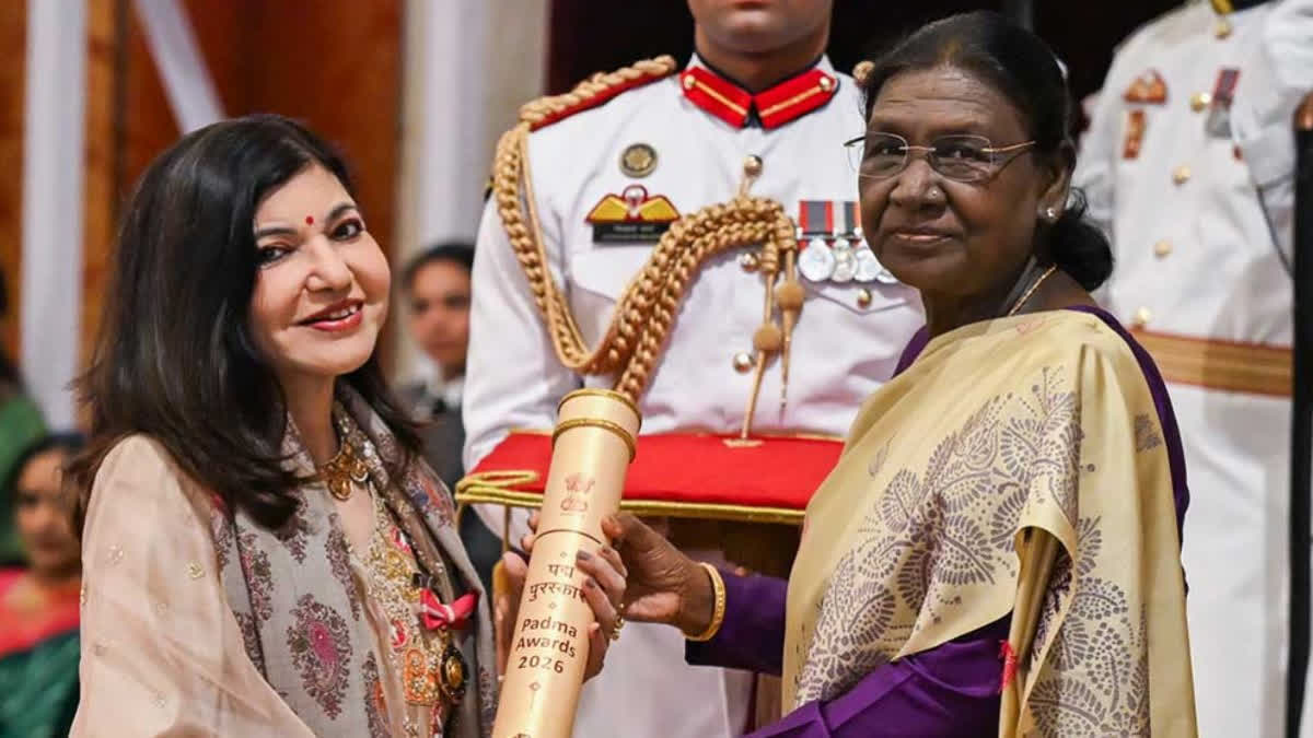 अलका याग्निक, अलका याग्निक हेल्थ अपडेट, पद्म भूषण 2026, हियरिंग लॉस, बॉलीवुड सिंगर, पद्म पुरस्कार, अलका याग्निक बीमारी, मनोरंजन समाचार, बॉलीवुड न्यूज, स्वास्थ्य अपडेट, भारतीय गायिका,Alka Yagnik, Alka Yagnik Health Update, Padma Bhushan 2026, Hearing Loss, Bollywood Singer, Padma Awards, Alka Yagnik Disease, Entertainment News, Bollywood News, Health Update, Indian Playback Singer,अलका याग्निक सम्मान, पद्म भूषण पुरस्कार, गायिका स्वास्थ्य, हियरिंग लॉस बीमारी, बॉलीवुड गायिका, एंटरटेनमेंट न्यूज,Alka Yagnik Award, Padma Bhushan Winner, Singer Health Update, Hearing Loss Condition, Bollywood Singer News, Entertainment Update,Alka Yagnik Latest News, Padma Bhushan Award 2026, Alka Yagnik Health Condition, Hearing Loss News, Bollywood Singer Update, Entertainment Breaking News, Celebrity Health Update,#AlkaYagnik, #PadmaBhushan, #PadmaAwards2026, #BollywoodNews, #EntertainmentNews, #HealthUpdate, #HearingLoss, #SingerNews, #TrendingNews, #CelebrityNews,