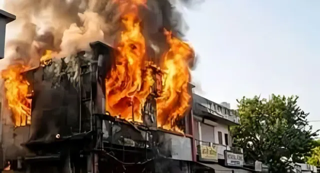 लखनऊ अग्निकांड, अलीगंज आग हादसा, लखनऊ फायर हादसा, एसआईटी जांच रिपोर्ट, लखनऊ SIT रिपोर्ट, अलीगंज सेक्टर डी आग, लखनऊ अग्निशमन विभाग, अवैध व्यावसायिक भवन आग, 15 लोगों की मौत, मुख्यमंत्री योगी आदित्यनाथ, अग्नि सुरक्षा मानक, लखनऊ प्रशासन, एलडीए जांच, नगर निगम लखनऊ, उत्तर प्रदेश समाचार, लखनऊ ब्रेकिंग न्यूज, दुर्घटना समाचार, जांच रिपोर्ट समाचार,Lucknow Fire Incident, Aliganj Fire Case, Lucknow SIT Report, Lucknow Fire News, Aliganj Sector D Fire, Lucknow Fire Department, Illegal Commercial Building Fire, Fire Safety Violation, Uttar Pradesh News, Lucknow Breaking News, SIT Investigation Report, Fire Tragedy Lucknow, Yogi Adityanath, LDA Investigation, Municipal Corporation Lucknow, Accident News Uttar Pradesh,लखनऊ आग हादसा तस्वीर, अलीगंज अग्निकांड फोटो, एसआईटी जांच टीम, फायर ब्रिगेड कार्रवाई, अवैध भवन में आग, अग्निशमन विभाग जांच, लखनऊ प्रशासनिक कार्रवाई, आग में मारे गए लोग, लखनऊ दुर्घटना स्थल, उत्तर प्रदेश अग्निकांड,Lucknow Fire Images, Aliganj Fire Photos, SIT Investigation Team, Fire Brigade Operation, Commercial Building Fire, Fire Department Investigation, Lucknow Administration Action, Fire Accident Site, Uttar Pradesh Fire News, Lucknow Incident Photos,लखनऊ अग्निकांड, अलीगंज फायर केस, SIT जांच रिपोर्ट, दमकल विभाग क्लीन चिट, लखनऊ न्यूज, उत्तर प्रदेश ब्रेकिंग न्यूज, योगी सरकार, लखनऊ प्रशासन, फायर सेफ्टी नियम, अवैध भवन, LDA, नगर निगम, अग्निशमन विभाग, पुलिस जांच, Lucknow Fire Incident, Aliganj Fire Case, SIT Report, Fire Department, Uttar Pradesh News,#LucknowFire #AliganjFire #SITReport #LucknowNews #UttarPradeshNews #FireIncident #BreakingNews #FireSafety #YogiGovernment #LDA #FireDepartment #LucknowBreaking #Aliganj #UPNews #Investigation #AccidentNews #Lucknow #UttarPradesh #GoogleDiscover #TrendingNews