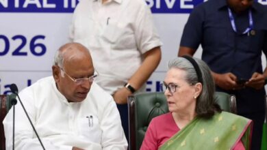 INDIA गठबंधन बैठक, इंडिया ब्लॉक बैठक 2026, मल्लिकार्जुन खरगे, राहुल गांधी, सोनिया गांधी, ममता बनर्जी, अखिलेश यादव, विपक्षी गठबंधन, महंगाई मुद्दा, SIR मतदाता सूची, विदेश नीति, दिल्ली राजनीति, कॉन्स्टिट्यूशन क्लब बैठक, विपक्षी एकता, 2029 लोकसभा चुनाव,INDIA Bloc Meeting 2026, INDIA Alliance Meeting, Mallikarjun Kharge, Rahul Gandhi, Sonia Gandhi, Mamata Banerjee, Akhilesh Yadav, Opposition Alliance, Inflation Issue, SIR Voter List Revision, Foreign Policy Debate, Delhi Politics, Constitution Club Meeting, Opposition Unity, Lok Sabha Election 2029,इंडिया ब्लॉक बैठक दिल्ली, विपक्षी दल बैठक, राहुल गांधी बैठक, ममता बनर्जी दिल्ली दौरा, अखिलेश यादव इंडिया गठबंधन, खरगे बयान, विपक्षी राजनीति, लोकसभा चुनाव रणनीति, राष्ट्रीय राजनीति, INDIA Bloc Delhi Meeting, Opposition Leaders Meeting, Rahul Gandhi Meeting, Mamata Banerjee Delhi Visit, Akhilesh Yadav INDIA Alliance, Kharge Statement, Opposition Politics, Lok Sabha Strategy, National Politics, Delhi News,दिल्ली समाचार,#INDIABloc, #IndiaAlliance, #MallikarjunKharge, #RahulGandhi, #SoniaGandhi, #MamataBanerjee, #AkhileshYadav, #SharadPawar, #OppositionPolitics, #DelhiPolitics, #Inflation, #ForeignPolicy, #SIR, #LokSabha2029, #PoliticalNews, #NationalNews, #BreakingNews, #HindiNews, #LatestNews, #GoogleDiscover,