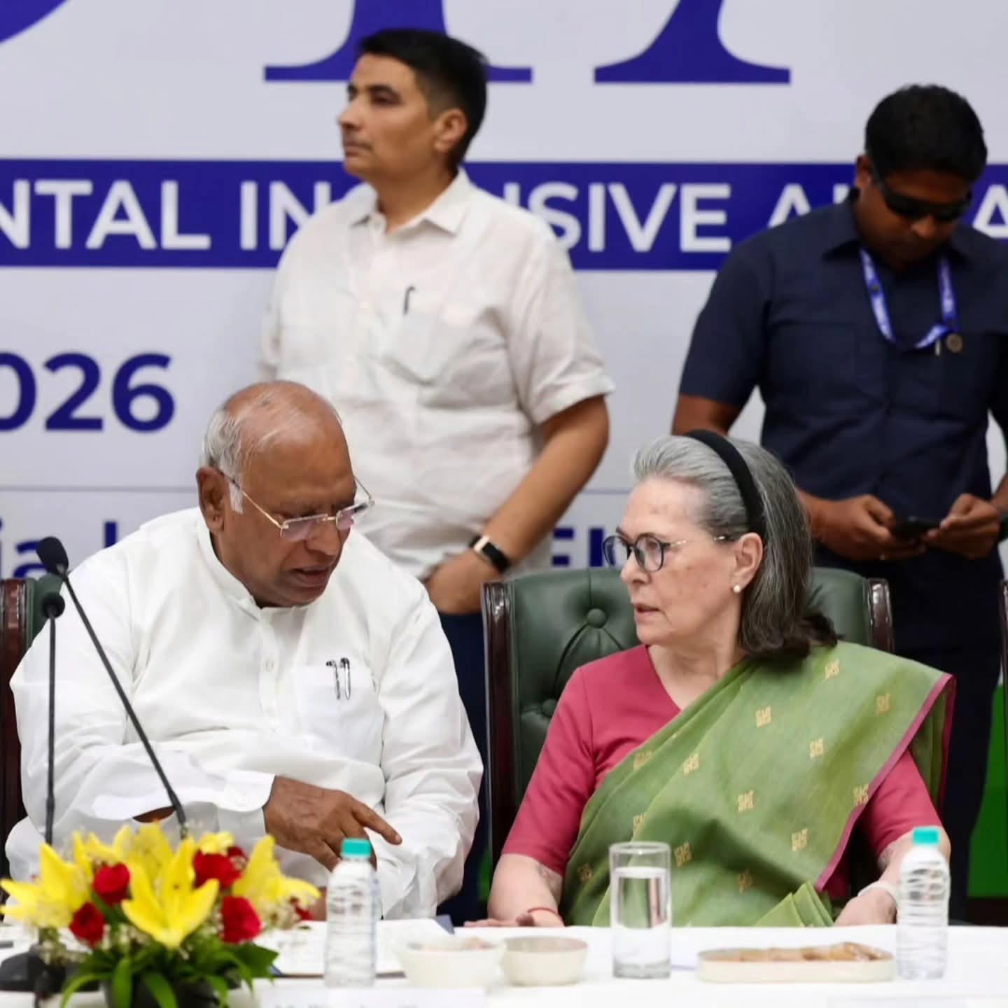 INDIA गठबंधन बैठक, इंडिया ब्लॉक बैठक 2026, मल्लिकार्जुन खरगे, राहुल गांधी, सोनिया गांधी, ममता बनर्जी, अखिलेश यादव, विपक्षी गठबंधन, महंगाई मुद्दा, SIR मतदाता सूची, विदेश नीति, दिल्ली राजनीति, कॉन्स्टिट्यूशन क्लब बैठक, विपक्षी एकता, 2029 लोकसभा चुनाव,INDIA Bloc Meeting 2026, INDIA Alliance Meeting, Mallikarjun Kharge, Rahul Gandhi, Sonia Gandhi, Mamata Banerjee, Akhilesh Yadav, Opposition Alliance, Inflation Issue, SIR Voter List Revision, Foreign Policy Debate, Delhi Politics, Constitution Club Meeting, Opposition Unity, Lok Sabha Election 2029,इंडिया ब्लॉक बैठक दिल्ली, विपक्षी दल बैठक, राहुल गांधी बैठक, ममता बनर्जी दिल्ली दौरा, अखिलेश यादव इंडिया गठबंधन, खरगे बयान, विपक्षी राजनीति, लोकसभा चुनाव रणनीति, राष्ट्रीय राजनीति, INDIA Bloc Delhi Meeting, Opposition Leaders Meeting, Rahul Gandhi Meeting, Mamata Banerjee Delhi Visit, Akhilesh Yadav INDIA Alliance, Kharge Statement, Opposition Politics, Lok Sabha Strategy, National Politics, Delhi News,दिल्ली समाचार,#INDIABloc, #IndiaAlliance, #MallikarjunKharge, #RahulGandhi, #SoniaGandhi, #MamataBanerjee, #AkhileshYadav, #SharadPawar, #OppositionPolitics, #DelhiPolitics, #Inflation, #ForeignPolicy, #SIR, #LokSabha2029, #PoliticalNews, #NationalNews, #BreakingNews, #HindiNews, #LatestNews, #GoogleDiscover,