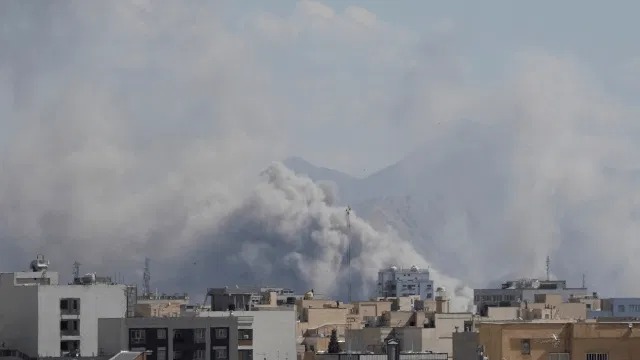 West Asia Crisis, ईरान इस्राइल युद्धविराम, डोनाल्ड ट्रंप बयान, ईरान परमाणु समझौता, पश्चिम एशिया संकट, Iran Israel ceasefire news, Donald Trump Iran statement, Iran nuclear deal latest update, Middle East crisis today, West Asia conflict live updates, Hormuz Strait news, Israel Iran tensions, Tehran Washington talks, global diplomacy news, international relations update,ईरान इस्राइल युद्धविराम, Iran Israel ceasefire agreement, ट्रंप परमाणु समझौता बयान, Donald Trump nuclear deal statement, पश्चिम एशिया संकट अपडेट, West Asia crisis latest update, होर्मुज जलडमरूमध्य समाचार, Hormuz Strait blockade news, ईरान अमेरिका वार्ता, Iran US nuclear negotiations, इस्राइल ईरान तनाव, Israel Iran regional tensions,#WestAsiaCrisis #IranIsraelConflict #DonaldTrump #IranNuclearDeal #MiddleEastNews #IsraelNews #IranNews #WorldNews #BreakingNews #GlobalPolitics #USForeignPolicy #Tehran #Jerusalem #InternationalNews #DiplomacyNews,