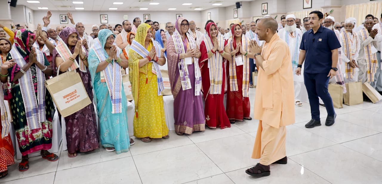 जेवर किसान पहली उड़ान, नोएडा एयरपोर्ट पहली फ्लाइट, नोएडा इंटरनेशनल एयरपोर्ट समाचार, जेवर एयरपोर्ट किसान, मुख्यमंत्री योगी आदित्यनाथ, गौतमबुद्ध नगर समाचार, उत्तर प्रदेश विकास परियोजना, जेवर एयरपोर्ट उद्घाटन, किसानों की हवाई यात्रा, यूपी इंफ्रास्ट्रक्चर न्यूज,Jewar Farmers First Flight, Noida International Airport First Flight, Noida Airport News, Jewar Airport Farmers, CM Yogi Adityanath News, Gautam Buddha Nagar News, Uttar Pradesh Development Project, Noida Airport Commercial Flights, Jewar Airport Inauguration, Farmers Air Travel India,जेवर गांव किसान, नोएडा एयरपोर्ट किसान यात्रा, योगी आदित्यनाथ किसान सम्मान, गौतमबुद्ध नगर एयरपोर्ट, पहली हवाई यात्रा किसान, एयरपोर्ट भूमि अधिग्रहण किसान, लखनऊ पहुंचे किसान, नोएडा एयरपोर्ट उद्घाटन कार्यक्रम,Jewar Village Farmers, Noida Airport Farmers Journey, Yogi Adityanath Farmers Meeting, Gautam Buddha Nagar Airport, First Air Travel Experience, Airport Land Acquisition Farmers, Lucknow Visit Farmers, Noida Airport Launch Event,#JewarAirport, #NoidaInternationalAirport, #NoidaAirport, #JewarFarmers, #CMYogiAdityanath, #UttarPradeshNews, #GautamBuddhaNagar, #AirportDevelopment, #FirstFlight, #FarmersSuccessStory, #UPInfrastructure, #LucknowNews, #IndiaAviation, #DevelopmentStory,