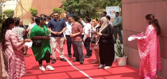 ब्रिक्स प्रतिनिधि सारनाथ दौरा, BRICS संस्कृति सम्मेलन वाराणसी, सारनाथ समाचार, वाराणसी ताजा खबर, बुद्ध की प्रथम उपदेश स्थली, मूलगंध कुटी विहार, धमेक स्तूप, बाबा दरबार वाराणसी, भारतीय सांस्कृतिक विरासत, आध्यात्मिक पर्यटन, वाराणसी पर्यटन समाचार, उत्तर प्रदेश समाचार, BRICS सम्मेलन, विदेशी प्रतिनिधि भारत दौरा, सारनाथ पर्यटन,BRICS Representatives Sarnath Visit, BRICS Culture Conference Varanasi, Sarnath News, Varanasi News, Buddha First Sermon Site, Mulagandha Kuti Vihara, Dhamek Stupa, Spiritual Tourism India, Cultural Heritage India, BRICS Delegates Visit, Uttar Pradesh News, International Delegation Visit, Varanasi Tourism, Sarnath Tourism, Buddhist Heritage Site,सारनाथ में ब्रिक्स प्रतिनिधि, धमेक स्तूप भ्रमण, मूलगंध कुटी विहार, विदेशी मेहमान वाराणसी, बुद्ध स्थल सारनाथ, बाबा दरबार दर्शन, सांस्कृतिक सम्मेलन, वाराणसी पर्यटन, भारतीय विरासत, बौद्ध तीर्थस्थल,BRICS Delegates at Sarnath, Dhamek Stupa Visit, Mulagandha Kuti Vihara Tour, Foreign Delegates in Varanasi, Buddha Heritage Site, Spiritual Visit India, Cultural Diplomacy, Varanasi Tourism, Buddhist Pilgrimage, Indian Heritage,#BRICS, #BRICSCultureConference, #Sarnath, #Varanasi, #Buddha, #DhamekStupa, #MulagandhaKutiVihara, #SpiritualTourism, #CulturalHeritage, #UttarPradeshNews, #VaranasiNews, #IndiaCulture, #BuddhistHeritage, #InternationalRelations, #TourismNews, #GoogleDiscover, #BreakingNews, #HindiNews, #Kashi, #SarnathVisit,