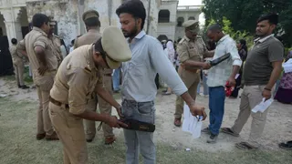 यूपी पुलिस भर्ती परीक्षा लखनऊ, पुलिस कांस्टेबल भर्ती परीक्षा 2026, लखनऊ परीक्षा केंद्र 55, पुलिस भर्ती परीक्षा सुरक्षा व्यवस्था, यूपी पुलिस एग्जाम अपडेट, Uttar Pradesh police recruitment exam Lucknow, UP police constable exam 2026, Lucknow exam centers security, police recruitment exam CCTV monitoring, Uttar Pradesh exam news Lucknow, लखनऊ जिला भर्ती परीक्षा, उत्तर प्रदेश पुलिस परीक्षा समाचार, Lucknow district exam news, Uttar Pradesh police bharti update,यूपी पुलिस भर्ती परीक्षा लखनऊ परीक्षा केंद्र सुरक्षा जांच, Lucknow police recruitment exam security check, अभ्यर्थियों की जांच पुलिस भर्ती परीक्षा, candidates security screening UP police exam, लखनऊ 55 परीक्षा केंद्र CCTV निगरानी, Lucknow exam centers CCTV monitoring, पुलिस भर्ती परीक्षा प्रवेश जांच लखनऊ, UP police exam entry verification Lucknow, सख्त सुरक्षा में यूपी पुलिस परीक्षा, strict security UP police exam Lucknow,#UPPoliceBharti2026 #LucknowNews #UPPoliceExam #PoliceRecruitment #UPNews #LucknowUpdate #ExamSecurity #CCTVMonitoring #PoliceBharti #BreakingNewsUP,