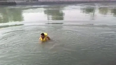 उटंगन नदी हादसा, आगरा नदी डूबने की घटना, फतेहाबाद बरना गांव हादसा, किशोरों की मौत आगरा, Uttar Pradesh drowning accident, Utangan river accident Fatehabad, Agra river drowning news, teenage drowning UP, Agra accident news Hindi, UP river accident 2026, बरना गांव उटंगन नदी, आगरा डूबने की खबर, Fatehabad accident news, Uttar Pradesh news drowning case, ग्रामीण रेस्क्यू नदी हादसा,आगरा उटंगन नदी हादसा, फतेहाबाद डूबने की घटना, बरना गांव किशोर हादसा, नदी में डूबने की खबर, उत्तर प्रदेश दुर्घटना समाचार, Agra Utangan river tragedy, Fatehabad drowning incident, UP teenage accident news, river drowning rescue UP, Agra news update Hindi, local river accident India, village drowning case Uttar Pradesh, emergency rescue river UP, postmortem drowning case Agra,