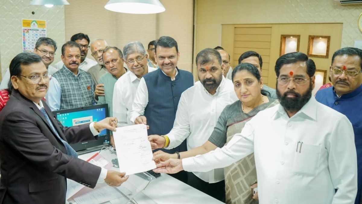 #SachinAhir, #UddhavThackeray, #EknathShinde, #ShivSena, #MaharashtraPolitics, #DevendraFadnavis, #SanjayRaut, #PoliticalNews, #MumbaiNews, #GoogleDiscover,सचिन अहीर, उद्धव ठाकरे, एकनाथ शिंदे, शिवसेना, महाराष्ट्र राजनीति, देवेंद्र फडणवीस, संजय राउत, मुंबई समाचार, Sachin Ahir, Uddhav Thackeray, Eknath Shinde, Maharashtra Politics, Shiv Sena News, Political News,Sachin Ahir Shinde Camp, Uddhav Thackeray Setback, Shiv Sena Split, Maharashtra Legislative Council, Political Development, Mahayuti Candidate,सचिन अहीर शिंदे गुट, उद्धव ठाकरे झटका, शिवसेना विभाजन, महाराष्ट्र विधान परिषद, राजनीतिक घटनाक्रम, महायुति उम्मीदवार,Sachin Ahir, Uddhav Thackeray,सचिन अहीर, उद्धव ठाकरे, एकनाथ शिंदे, शिवसेना यूबीटी, महाराष्ट्र राजनीति, डिप्टी स्पीकर चुनाव, महायुति, देवेंद्र फडणवीस, संजय राउत, शिवसेना टूट, मुंबई राजनीतिक समाचार, महाराष्ट्र समाचार, Eknath Shinde, Shiv Sena UBT, Maharashtra Politics, Deputy Speaker Election, Mahayuti, Devendra Fadnavis, Sanjay Raut, Shiv Sena Split, Mumbai Political News, Maharashtra News,