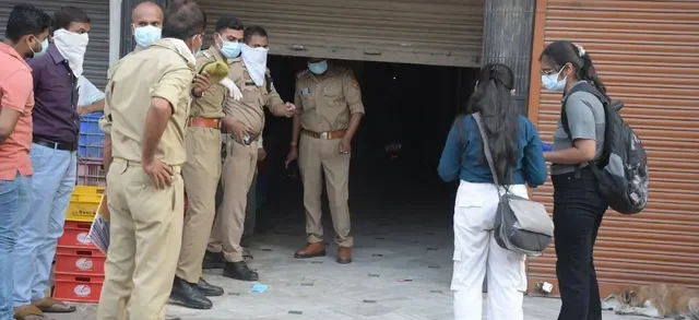 प्रयागराज हत्याकांड, प्रयागराज मर्डर केस, बहू रीतू, व्यापारी परिवार हत्या, प्रयागराज अपराध समाचार, प्रयागराज पुलिस जांच, कौशांबी पुलिस दबिश, ठग गैंग कनेक्शन, उत्तर प्रदेश क्राइम न्यूज, प्रयागराज ताजा खबर, चार लोगों की हत्या, प्रयागराज सनसनीखेज वारदात, यूपी पुलिस, प्रयागराज परिवार हत्याकांड, क्राइम न्यूज उत्तर प्रदेश,Prayagraj Murder Case, Prayagraj Family Murder, Ritu Prayagraj Case, Prayagraj Crime News, Uttar Pradesh Crime News, Businessman Family Murder, Prayagraj Police Investigation, Kaushambi Police Raid, Fraud Gang Connection, UP Police News, Four Family Members Murdered, Prayagraj Latest News, Crime Investigation UP, Prayagraj Hatyakand, Uttar Pradesh Breaking News,प्रयागराज हत्याकांड तस्वीर, व्यापारी परिवार हत्या, बहू रीतू जांच, प्रयागराज पुलिस, कौशांबी दबिश, क्राइम सीन प्रयागराज, उत्तर प्रदेश अपराध समाचार, चार लोगों की हत्या, पुलिस जांच, प्रयागराज ब्रेकिंग न्यूज,#PrayagrajHatyakand, #PrayagrajMurderCase, #RituCase, #PrayagrajPolice, #Kaushambi, #UPCrimeNews, #UttarPradeshNews, #CrimeNews, #BreakingNews, #BusinessmanMurderCase, #FamilyMurder, #PoliceInvestigation, #PrayagrajNews, #UPPolice, #GoogleDiscover, #HindiNews, #LatestNews, #CrimeUpdate, #Prayagraj, #UttarPradesh,Prayagraj Murder Case Image, Prayagraj Crime Scene, Businessman Family Murder Photo, Ritu Investigation, Prayagraj Police Team, Kaushambi Raid, Uttar Pradesh Crime News Image, Family Murder Case, Police Investigation Photo, Prayagraj Breaking News,
