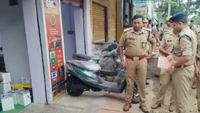 बुलंदशहर हत्या कांड, बुलंदशहर क्राइम न्यूज, रोहताश हत्याकांड, गुलावठी गोलीकांड, हिस्ट्रीशीटर की हत्या, यूपी क्राइम न्यूज, बलवीर हत्याकांड रंजिश, बुलंदशहर पुलिस, एसएसपी दिनेश कुमार सिंह, इंस्पेक्टर धर्मेंद्र शर्मा, हापुड़ अपराध समाचार, गुलावठी समाचार, उत्तर प्रदेश अपराध, दिनदहाड़े हत्या, गैंगस्टर आरोपी हत्या,Bulandshahr Murder News, Rohtash Murder, Gulawathi Murder Case, UP Crime News Today, History Sheeter Killed, Bulandshahr Police Action, SSP Dinesh Kumar Singh, Pushpendra Arrested, Vipin Arrested, Hapur Crime Case, Uttar Pradesh Breaking News, Crime News Hindi, Bulandshahr Latest Update,#BulandshahrNews #BulandshahrCrime #RohtashMurder #UPCrimeNews #GulawathiNews #BreakingNews #CrimeNews #UttarPradeshNews #HapurNews #PoliceAction #HistorySheeter #MurderCase #HindiNews #GoogleDiscover #TrendingNews,Bulandshahr Murder News, Rohtash Murder Case, Gulawathi Crime News, Bulandshahr Crime News, UP Crime News, History Sheeter Murder, Rohtash Shot Dead, Hapur Crime News, Balveer Murder Case, Bulandshahr Police, SSP Dinesh Kumar Singh, Inspector Dharmendra Sharma, Uttar Pradesh Crime, Daylight Murder Case, Gangster Murder News,