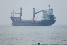 होर्मुज स्ट्रेट संकट, ईरान अमेरिका तनाव, अमेरिका ईरान युद्ध अपडेट, Hormuz Strait News, ईरान हमला, अमेरिकी हमला ईरान, साइप्रस जहाज हमला, ईरान न्यूज, अमेरिका न्यूज, मध्य पूर्व संकट, ईरान युद्ध समाचार, तेल आपूर्ति संकट, वैश्विक राजनीति, इंटरनेशनल न्यूज, वर्ल्ड न्यूज,Hormuz Strait Crisis, US Iran Conflict, Iran War Update, America Iran Tension, Hormuz Strait Closed, Iran Attack News, US Military Action Iran, Cyprus Ship Attack, Middle East Crisis, Global Oil Supply Crisis, International News, World News Today, Iran News, Pentagon Update,होर्मुज जलडमरूमध्य संकट, अमेरिका ईरान तनाव, ईरान हमला, अमेरिकी सैन्य कार्रवाई, साइप्रस कंटेनर जहाज हमला, मध्य पूर्व युद्ध, तेल मार्ग संकट, इंटरनेशनल न्यूज,Hormuz Strait Crisis, US Iran Conflict, Iran Attack, US Military Strike, Cyprus Container Ship Attack, Middle East Tension, Oil Route Crisis, International News,#HormuzStrait, #Iran, #USA, #USIranConflict, #MiddleEastCrisis, #IranWar, #GlobalNews, #WorldNews, #OilCrisis, #InternationalNews, #Pentagon, #IranUpdate, #BreakingNews