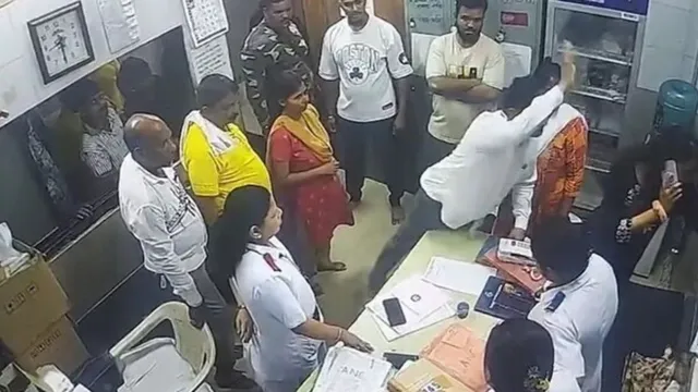 ठाणे डॉक्टर हमला, डॉक्टर से मारपीट, शिवसेना पार्षद रमेश म्हात्रे, ठाणे समाचार, महाराष्ट्र समाचार, डॉक्टर इस्तीफा, शास्त्री नगर अस्पताल, डोंबिवली अस्पताल, NICU विवाद, डॉक्टर सुरक्षा, अस्पताल हिंसा, महाराष्ट्र हेल्थ न्यूज, ठाणे क्राइम न्यूज,Thane Doctor Assault, Doctor Beaten in Hospital, Ramesh Mhatre, Shiv Sena Corporator, Thane News, Maharashtra News, Doctor Resignation, Shastri Nagar Hospital, Dombivli Hospital, NICU Bed Issue, Hospital Violence, Doctor Safety India,Thane Doctor Assault News, Maharashtra Doctor Attack, Doctor Resignation News, Shiv Sena Corporator News, Thane Breaking News, Hospital Violence India, Dombivli News, Doctor Safety News, Maharashtra Health News, Crime News Maharashtra,