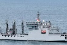 #IndianNavy #INSTrishul #PiracyAttempt #MaritimeSecurity #MARCOS #IndianOcean #GulfOfAden #DefenceNews #BreakingNews #IndiaNews #NavalOperation #AntiPiracy #GoogleDiscover,INS Trishul, Indian Navy Ship, Maritime Security, Sea Pirates, MARCOS, Gulf of Aden, Cargo Ship, Naval Operation, Defence Update,भारतीय नौसेना जहाज, INS त्रिशूल, समुद्री सुरक्षा, समुद्री डकैती, MARCOS, अदन की खाड़ी, मालवाहक जहाज, भारतीय क्रू सदस्य, रक्षा समाचार,भारतीय नौसेना, समुद्री डकैती, INS त्रिशूल, MARCOS कमांडो, समुद्री लुटेरे, अदन की खाड़ी, भारतीय नौसेना ऑपरेशन, मालवाहक जहाज, हिंद महासागर सुरक्षा, एंटी पाइरेसी मिशन, भारत रक्षा समाचार, नौसेना अभियान, राष्ट्रीय सुरक्षा समाचार,Indian Navy, Piracy Attempt, INS Trishul, MARCOS Commandos, Anti Piracy Operation, Gulf of Aden, Indian Navy Operation, MV Golden Arsenal, Maritime Security, Indian Ocean, Naval Mission, Defence News India, Sea Pirates Attack,
