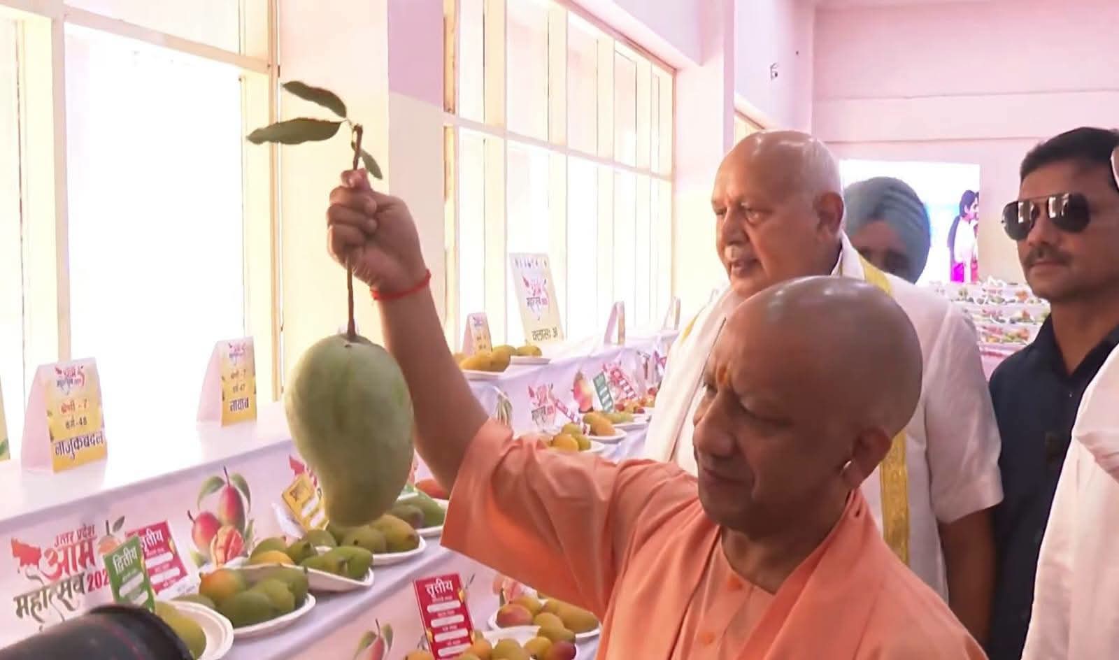 आम महोत्सव 2026, यूपी आम GI टैग, योगी आदित्यनाथ, मलिहाबाद दशहरी, उत्तर प्रदेश आम निर्यात, लखनऊ समाचार, GI टैग आम, काकोरी ब्रांड, आम प्रदर्शनी, किसान समाचार,Aam Mahotsav 2026, UP Mango GI Tag, Yogi Adityanath, Malihabad Dussehri, Uttar Pradesh Mango Export, Lucknow News, GI Tag Mango, Kakori Brand, Mango Festival India, Farmer News,आम महोत्सव फोटो, योगी आदित्यनाथ, लखनऊ इंदिरा गांधी प्रतिष्ठान, दशहरी आम, मलिहाबाद आम, GI टैग, किसान सम्मेलन, आम प्रदर्शनी, उत्तर प्रदेश कृषि, निर्यात समाचार,Mango Festival Photo, Yogi Adityanath Image, Indira Gandhi Pratishthan Lucknow, Dussehri Mango, Malihabad Mango, GI Tag India, Farmer Meet, Mango Exhibition, UP Agriculture, Export News,लखनऊ, उत्तर प्रदेश, आम महोत्सव 2026, योगी आदित्यनाथ, कृषि विभाग, मलिहाबाद, दशहरी आम, GI टैग, आम निर्यात, किसान, फल उत्पादन, इंदिरा गांधी प्रतिष्ठान, कृषि समाचार, निर्यात समाचार,Lucknow News, Uttar Pradesh, Mango Festival 2026, Yogi Adityanath, Agriculture Department, Malihabad Mango, Dussehri Mango, GI Tag, Mango Export, Farmers News, Fruit Industry, Agriculture News India,#AamMahotsav2026, #MangoFestival, #GITag, #DussehriMango, #Malihabad, #YogiAdityanath, #UttarPradesh, #Farmers, #AgricultureNews, #Export, #GoogleDiscover, #HindiNews,