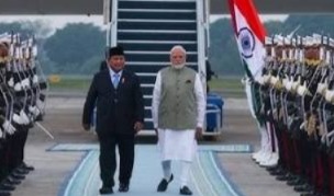 पीएम मोदी इंडोनेशिया दौरा, नरेंद्र मोदी विदेश यात्रा, भारत इंडोनेशिया संबंध, ब्रह्मोस मिसाइल डील, इंडोनेशिया राष्ट्रपति प्रबोवो सुबियांतो, भारत विदेश नीति, हिंद प्रशांत रणनीति, भारत व्यापार संबंध, जकार्ता समाचार, अंतरराष्ट्रीय समाचार, रक्षा समझौता, मोदी इंडोनेशिया विजिट,PM Modi Indonesia Visit, India Indonesia Relations, Narendra Modi Foreign Visit, BrahMos Missile Deal, India Indonesia Defense Cooperation, Indonesia President Prabowo Subianto, Indo Pacific Strategy, India Trade Relations, Jakarta News, International News, Defense Agreement,पीएम मोदी इंडोनेशिया दौरा, नरेंद्र मोदी जकार्ता, भारत इंडोनेशिया बैठक, ब्रह्मोस मिसाइल, राष्ट्रपति प्रबोवो सुबियांतो, विदेश यात्रा,PM Modi Indonesia Visit, Narendra Modi Jakarta, India Indonesia Meeting, BrahMos Missile Deal, Prabowo Subianto, Foreign Visit Photos,PM Modi Indonesia Visit Latest News, India Indonesia Summit, BrahMos Deal Update, Narendra Modi Foreign Tour, Indonesia President Meeting, India Defense News, Indo Pacific Strategy, World News Hindi, International Breaking News,#PMModi #IndonesiaVisit #IndiaIndonesia #BrahMos #ForeignPolicy #IndoPacific #DefenseNews #NarendraModi #Jakarta #InternationalNews #BreakingNews #WorldNews #GoogleDiscover #IndiaNews #Diplomacy,