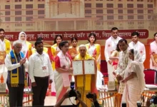 Anandiben Patel Aligarh Visit, Aligarh Convocation Ceremony, Raja Mahendra Pratap Singh State University, UP Governor News, Aligarh Education News, Uttar Pradesh Latest News, University Medal Distribution Ceremony, Digital Education India, UP Higher Education News,राज्यपाल आनंदीबेन पटेल अलीगढ़, अलीगढ़ विश्वविद्यालय दीक्षांत समारोह, राजा महेंद्र प्रताप सिंह राज्य विश्वविद्यालय, अलीगढ़ लेटेस्ट न्यूज, उत्तर प्रदेश शिक्षा समाचार, यूपी राज्यपाल खबर, अलीगढ़ एजुकेशन न्यूज, 50 मेधावी छात्रों को मेडल, डिजिलॉकर शिक्षा व्यवस्था, उत्तर प्रदेश यूनिवर्सिटी न्यूज,#AnandibenPatel, #AligarhNews, #AligarhUniversity, #UPGovernor, #UttarPradeshNews, #EducationNews, #ConvocationCeremony, #RajaMahendraPratapSinghUniversity, #StudentSuccess, #DigitalEducation,