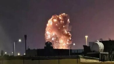 अमेरिका ईरान युद्ध, ईरान पर अमेरिकी हमला, Iran News Hindi, अमेरिका ईरान संघर्ष, बंदर अब्बास हमला, होर्मुज जलडमरूमध्य, अमेरिकी एयरस्ट्राइक, ईरान एयरपोर्ट हमला, ईरान रेलवे स्टेशन हमला, US Iran Conflict, तेहरान समाचार, अंतरराष्ट्रीय खबर, विदेश समाचार, मध्य पूर्व संकट, ईरान युद्ध अपडेट, होर्मोजगान प्रांतIran News, US Airstrikes on Iran, America Iran Conflict, Bandar Abbas Attack, Strait of Hormuz, US Iran War, Iran Airstrike, Middle East Crisis, CENTCOM, Iran Military Targets, Tehran News, International News, Breaking News, Hormuz Attack, US Military Operation, Iran Conflict 2026, अमेरिका रक्षा समाचार,अमेरिका ईरान हमला, बंदर अब्बास, होर्मुज जलडमरूमध्य, ईरान एयरस्ट्राइक, अमेरिकी लड़ाकू विमान, ईरान युद्ध, तेहरान, Iran News Today, US Airstrikes on Iran, America Iran War, Bandar Abbas Attack, Strait of Hormuz News, Middle East Breaking News, Iran Conflict 2026, Tehran News, CENTCOM Statement, International War News,अंतरराष्ट्रीय समाचार,#IranNews #USIranConflict #USAirstrikes #BandarAbbas #StraitOfHormuz #MiddleEast #Tehran #CENTCOM #BreakingNews #InternationalNews #WorldNews #IranWar #AmericaNews #DefenseNews #Geopolitics