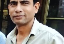 Mathura Police News, Head Constable Ajit Kumar Death, Mathura Police Line Incident, Police Constable Shot Dead, Government Rifle Firing, UP Police News, Mathura Crime News, Canara Bank Guard Death, Suicide or Accident Case, Sadar Bazar Police Station Mathura, Police Investigation, Uttar Pradesh News,मथुरा हेड कांस्टेबल अजीत कुमार, पुलिसकर्मी की मौत, सरकारी बंदूक, मथुरा पुलिस लाइन, केनरा बैंक सुरक्षा गार्ड, पुलिस जांच, यूपी पुलिस न्यूज, संदिग्ध मौत मामला,Mathura Head Constable Ajit Kumar, Police Officer Death, Government Gun Incident, Mathura Police Line, Canara Bank Security Guard, Police Investigation, UP Police News, Suspicious Death Case,मथुरा पुलिस न्यूज, हेड कांस्टेबल अजीत कुमार मौत, मथुरा पुलिस लाइन घटना, सरकारी बंदूक से गोली, पुलिसकर्मी की मौत, यूपी पुलिस न्यूज, मथुरा क्राइम न्यूज, केनरा बैंक गार्ड मौत, आत्महत्या या हादसा, सदर बाजार थाना मथुरा, पुलिस जांच, उत्तर प्रदेश समाचार, एटा पुलिसकर्मी,#MathuraNews, #UPPolice, #PoliceNews, #AjitKumar, #MathuraCrime, #UttarPradeshNews, #PoliceInvestigation, #BreakingNews, #CrimeNews, #CanaraBank, #UPNews, #HindiNews