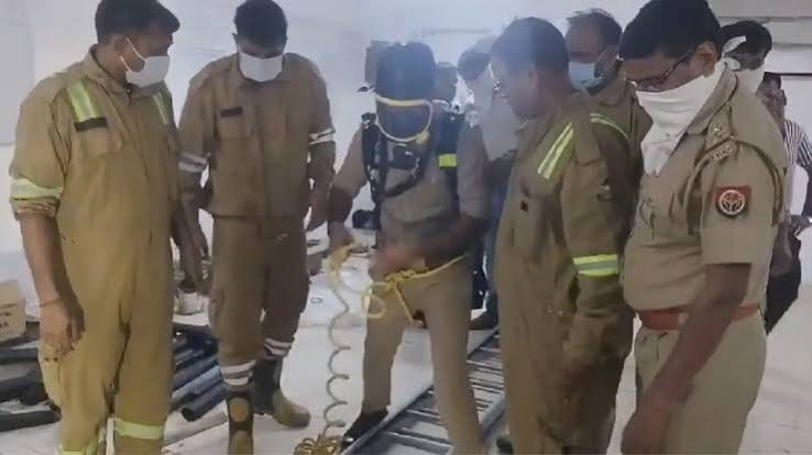 ग्रेटर नोएडा STP टैंक हादसा, एल्डिको सोसायटी हादसा, सेक्टर 150 ग्रेटर नोएडा, जहरीली गैस से मौत, STP टैंक सफाई हादसा, नोएडा समाचार, ग्रेटर नोएडा न्यूज, गौतम बुद्ध नगर समाचार, पुलिस जांच, सीवेज टैंक हादसा, सफाईकर्मी की मौत, सिक्योरिटी गार्ड की मौत, उत्तर प्रदेश हादसा, Greater Noida News,Greater Noida STP Tank Accident, Eldeco Society Greater Noida, Sector 150 Greater Noida News, Toxic Gas Accident, STP Tank Cleaning Accident, Sewage Treatment Plant Accident, Gautam Budh Nagar News, Greater Noida Latest News, Uttar Pradesh News, Security Guard Death, Sanitation Worker Death, Confined Space Accident, Police Investigation,ग्रेटर नोएडा हादसा, एल्डिको सोसायटी, STP टैंक, जहरीली गैस, सफाईकर्मी, सिक्योरिटी गार्ड, गौतम बुद्ध नगर पुलिस, सेक्टर 150, उत्तर प्रदेश समाचार, दुर्घटना स्थल,#GreaterNoida, #GreaterNoidaNews, #EldecoSociety, #STPTankAccident, #ToxicGas, #Sector150, #GautamBuddhNagar, #UPNews, #PoliceInvestigation, #BreakingNews, #SanitationWorker, #SecurityGuard, #AccidentNews, #UttarPradeshNews, #GoogleDiscover,