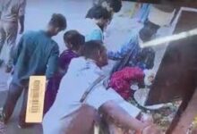 काशी विश्वनाथ मंदिर गोलीकांड, काशी विश्वनाथ मंदिर परिसर में गोली, वाराणसी फायरिंग न्यूज, पीएसी जवान की कार्बाइन से चली गोली, ज्ञानवापी सुरक्षा व्यवस्था, वाराणसी मंदिर समाचार, उत्तर प्रदेश क्राइम न्यूज, वाराणसी ताजा खबर, काशी कॉरिडोर फायरिंग, मंदिर परिसर गोलीबारी, डीसीपी काशी जोन गौरव बंसवाल, वाराणसी जिला समाचार,Kashi Vishwanath Temple firing news, Varanasi firing incident, PAC jawan carbine firing, Kashi Vishwanath corridor news, Gyanvapi security news, Varanasi latest news, Uttar Pradesh crime news, temple firing incident India, PAC soldier firing case, Varanasi temple shooting news, DCP Kashi Zone statement, Varanasi district news,काशी विश्वनाथ मंदिर, वाराणसी, गोली चलने की घटना, पीएसी जवान, कार्बाइन फायरिंग, ज्ञानवापी परिसर, घायल कर्मचारी, माला फूल दुकान, सुरक्षा व्यवस्था, उत्तर प्रदेश समाचार,Kashi Vishwanath Temple, Varanasi city, PAC personnel, carbine gun firing, injured workers, temple security, Gyanvapi area, Uttar Pradesh news, firing incident, police investigation,काशी विश्वनाथ मंदिर परिसर में चली गोली, वाराणसी में फायरिंग, PAC जवान की कार्बाइन से गोली, ज्ञानवापी सुरक्षा, उत्तर प्रदेश ताजा खबर, वाराणसी क्राइम न्यूज, मंदिर परिसर सुरक्षा व्यवस्था, DCP Kashi Zone, Varanasi Breaking News, Uttar Pradesh Breaking News,#KashiVishwanathTemple, #VaranasiNews, #BreakingNews, #UPNews, #KashiCorridor, #PACJawan, #Gyanvapi, #CrimeNews, #TempleSecurity, #VaranasiBreaking, #UttarPradeshNews, #GoogleDiscover, #HindiNews,