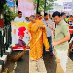 Lucknow Municipal Corporation cleanliness campaign 2026, Rajnath Singh birthday celebration Lucknow, Lucknow 110 wards cleanliness drive, Swachh Lucknow Abhiyan latest news, Lucknow Nagar Nigam cleaning drive, Mayor Sushma Kharakwal news, Lucknow city development news,Lucknow Municipal Corporation Mega Cleanliness Drive, Rajnath Singh Birthday Lucknow, Swachh Lucknow Campaign, Lucknow Nagar Nigam News, Mayor Sushma Kharakwal, Lucknow Clean City Mission, UP Latest News, Lucknow Development News, Cleanliness Drive Uttar Pradesh,लखनऊ नगर निगम मेगा सफाई अभियान, राजनाथ सिंह जन्मदिन सफाई अभियान, हजरतगंज स्वच्छता अभियान, महापौर सुषमा खर्कवाल सफाई करते हुए, लखनऊ के 110 वार्डों में सफाई,Lucknow Municipal Corporation Cleanliness Drive, Rajnath Singh Birthday Cleanliness Campaign, Swachh Lucknow Mission, Mayor Sushma Kharakwal Cleaning Drive, Lucknow 110 Wards Cleaning Campaign,लखनऊ, हजरतगंज, उत्तर प्रदेश, लखनऊ नगर निगम, महापौर सुषमा खर्कवाल, नगर आयुक्त गौरव कुमार, राजनाथ सिंह, उत्तर प्रदेश सरकार, Lucknow Uttar Pradesh, comma,,