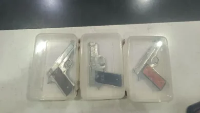 कानपुर क्राइम न्यूज, कानपुर पुलिस कार्रवाई, महाराजपुर थाना खबर, खंडवा से हथियार सप्लाई, कानपुर अवैध हथियार तस्करी, मेडिकल स्टोर संचालक गिरफ्तार, तीन पिस्टल बरामद, यूपी क्राइम न्यूज, कानपुर पुलिस खबर, अवैध असलहा नेटवर्क, हथियार तस्करी मामला, कानपुर लेटेस्ट न्यूज,Kanpur Crime News, Kanpur Police Action, Illegal Arms Supply Kanpur, Khandwa Pistol Supplier, Medical Store Owner Arrested, Three Pistols Recovered, Uttar Pradesh Crime News, Maharajpur Police Station, Illegal Weapon Smuggling India, Kanpur Latest News,#KanpurNews #KanpurCrime #UPPolice #CrimeNews #IllegalArms #ArmsSmuggling #KanpurPolice #UttarPradeshNews #BreakingNews #PoliceAction,Kanpur Police Arrest Arms Supplier, Medical Store Owner Arrested With Pistols, Illegal Weapon Recovery Kanpur, Maharajpur Police Action, Three Pistols Seized,