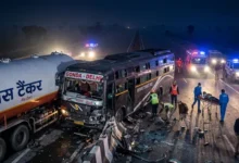 इटावा सड़क हादसा, इटावा एक्सप्रेसवे हादसा, आगरा लखनऊ एक्सप्रेसवे दुर्घटना, बस गैस टैंकर टक्कर, इटावा न्यूज, उत्तर प्रदेश सड़क हादसा, गोंडा से दिल्ली बस हादसा, आगरा लखनऊ एक्सप्रेसवे समाचार, एक्सप्रेसवे दुर्घटना, सड़क दुर्घटना यूपी, Etawah News Hindi, Etawah Accident Today, उत्तर प्रदेश समाचार,Etawah Accident, Agra Lucknow Expressway Accident, Bus Tanker Collision, Etawah News Today, Uttar Pradesh Road Accident, Bus Crash UP, Gas Tanker Accident, Gonda Delhi Bus Accident, Expressway Accident News, Road Accident India, Etawah Breaking News,Etawah Accident Today, Agra Lucknow Expressway News, Bus Accident UP, Etawah Breaking News, Uttar Pradesh Road Accident, Gonda Delhi Bus Crash, Expressway Accident, Etawah District News, UP Crime and Accident News, Road Safety News, Traffic Accident India,#Etawah #EtawahAccident #AgraLucknowExpressway #RoadAccident #BusAccident #UttarPradesh #UPNews #BreakingNews #Expressway #TrafficNews #EtawahNews #HindiNews #RoadSafety #BusCrash #AccidentNews