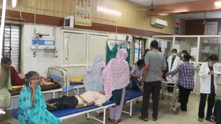 हाथरस सर्पदंश मामला, Hathras Snake Bite, हाथरस में सांप का आतंक, बारिश के बाद सांप के मामले, यूपी सर्पदंश खबर, हाथरस जिला अस्पताल, एंटी स्नेक वेनम, हाथरस बारिश समाचार, उत्तर प्रदेश क्राइम और स्वास्थ्य खबर, सांप काटने से मौत,Hathras Snake Bite Case, Snake Attack Hathras, UP Snake Bite News, Snake Bite Cases After Rain, Hathras District Hospital, Anti Snake Venom, Hathras Rain News, Uttar Pradesh Health News, Snake Bite Death Cases, Monsoon Snake Attack,हाथरस में सांप काटने की घटना, जिला अस्पताल में सर्पदंश मरीज, बारिश के बाद सांप का खतरा, एंटी स्नेक वेनम इलाज, ग्रामीण क्षेत्र में सांप का हमला,Hathras Snake Bite Incident, Snake Bite Patients Hospitalized, Snake Threat After Rain, Anti Snake Venom Treatment, Monsoon Snake Attack,#HathrasNews, #SnakeBite, #SnakeAttack, #UPNews, #MonsoonAlert, #RainNews, #HealthAlert, #UttarPradeshNews, #SnakeBiteCases, #HathrasDistrict, #BreakingNews, #RainSeason, #PublicSafety, #HindiNews, #WeatherAlert,