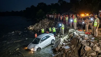 #SaharanpurNews, #YamunaRiver, #UPNews, #UttarPradeshNews, #SaharanpurAccident, #BreakingNews, #RoadAccident, #YamunaAccident, #UPBreakingNews, #LatestNews, #AccidentNews,सहारनपुर उत्तर प्रदेश हादसा, सरसावा यमुना नदी दुर्घटना, मंधोर पोभारी जंगल हादसा, सहारनपुर पुलिस खबर, यमुना नदी कार दुर्घटना, उत्तर प्रदेश लेटेस्ट न्यूज,Saharanpur Yamuna river accident, car submerged in river, Sarसावा accident scene, UP accident news, rescue operation Saharanpur, Yamuna river mishap,Saharanpur Yamuna River accident, Saharanpur car accident news, car fell into Yamuna river, Uttar Pradesh accident news, Sarसावा accident, Saharanpur breaking news, Yamuna river mishap, UP latest news, contractors died in accident,Saharanpur Yamuna accident latest news, Saharanpur car fell into river, Yamuna river accident UP, Sarसावा accident today, two contractors died Saharanpur, UP breaking news today, Saharanpur police investigation,