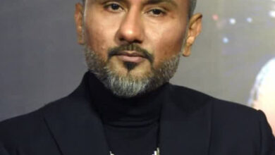 Honey Singh vs Badshah, Honey Singh Badshah controversy, Badshah stage name story, Who gave Badshah his name, Badshah old video Honey Singh, Honey Singh Instagram story, Honey Singh latest reaction, Badshah Samay Raina show, Samay Raina Badshah episode, India's Got Latent Season 2 bonus episode, Brown Rang controversy, Honey Singh Badshah fight, Honey Singh Badshah latest news, हनी सिंह और बादशाह, हनी सिंह बादशाह विवाद, Honey Singh Badshah विवाद, हनी सिंह इंस्टाग्राम स्टोरी, बादशाह स्टेज नेम, बादशाह नाम किसने दिया, समय रैना शो, इंडियाज गॉट लेटेंट, हनी सिंह वायरल वीडियो, बादशाह वायरल वीडियो, ब्राउन रंग विवाद, हनी सिंह बादशाह लड़ाई, यो यो हनी सिंह, बादशाह रैपर, मनोरंजन समाचार, बॉलीवुड न्यूज, म्यूजिक न्यूज, वायरल एंटरटेनमेंट न्यूज, Honey Singh and Badshah, Honey Singh vs Badshah, Honey Singh Badshah Controversy, Badshah Stage Name, Who Gave Badshah His Name, Badshah Old Video, Honey Singh Instagram Story, Samay Raina Show, India's Got Latent Season 2, Brown Rang Controversy, Yo Yo Honey Singh, Badshah Rapper, Bollywood News, Entertainment News, Viral Video, Music News,