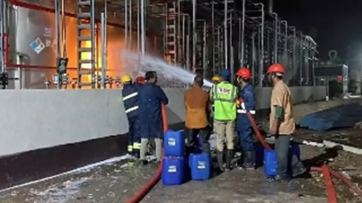तेलंगाना रिएक्टर विस्फोट, तेलंगाना फार्मा कंपनी हादसा, फार्मा कंपनी में धमाका, रिएक्टर ब्लास्ट, तेलंगाना हादसा, यादाद्री भुवनगिरि हादसा, भुवनगिरि फार्मा प्लांट, पोचमपल्ली हादसा, डोथिगुडेम फार्मा कंपनी, फार्मा फैक्ट्री में आग, तेलंगाना न्यूज, औद्योगिक हादसा, फार्मा प्लांट दुर्घटना, रिएक्टर विस्फोट में दो की मौत, 10 घायल, Telangana Reactor Explosion, Telangana Pharma Plant Blast, Pharma Company Reactor Blast, Reactor Explosion Telangana, Yadadri Bhuvanagiri Accident, Bhuvanagiri Pharma Plant Fire, Pochampally Pharma Accident, Dothigudem Pharma Company, Telangana Industrial Accident, Pharma Factory Explosion, Reactor Blast India, Telangana Breaking News, Two Killed Ten Injured Telangana,Telangana reactor explosion today, Telangana pharma company blast, Yadadri Bhuvanagiri reactor blast, two killed 10 injured Telangana, Telangana pharma plant accident, Pochampally reactor explosion, Dothigudem pharma company fire, Hazelo Lab Private Limited accident, Telangana industrial accident news, pharma factory blast Telangana, reactor explosion in pharma company, यादाद्री भुवनगिरि जिला समाचार, यादाद्री भुवनगिरि हादसा, भुवनगिरि न्यूज, पोचमपल्ली समाचार, डोथिगुडेम न्यूज, सूर्यापेट न्यूज, तेलंगाना समाचार, तेलंगाना ब्रेकिंग न्यूज, Telangana News, Yadadri Bhuvanagiri News, Bhuvanagiri News, Pochampally News, Dothigudem News, Suryapet News, Telangana Accident News, #TelanganaReactorExplosion, #Telangana, #TelanganaNews, #PharmaPlantBlast, #ReactorBlast, #PharmaCompany, #YadadriBhuvanagiri, #Bhuvanagiri, #Pochampally, #IndustrialAccident, #PharmaAccident, #BreakingNews, #IndiaNews, #FactoryBlast, #ReactorExplosion,