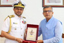 Sri Lanka Navy Commander India Visit, श्रीलंका नौसेना प्रमुख भारत यात्रा, श्रीलंका नेवी चीफ डेमियन फर्नांडो, डेमियन फर्नांडो भारत दौरा, भारत श्रीलंका समुद्री सहयोग, भारत श्रीलंका रक्षा सहयोग, भारतीय नौसेना प्रमुख कृष्ण स्वामीनाथन, रक्षा सचिव राजेश कुमार सिंह, भारत श्रीलंका Maritime Cooperation, समुद्री सुरक्षा सहयोग, हिंद महासागर सुरक्षा, संयुक्त नौसैनिक प्रशिक्षण, कोच्चि सदर्न नेवल कमांड, नई दिल्ली रक्षा बैठक, रक्षा समाचार, अंतरराष्ट्रीय रक्षा समाचार, भारत श्रीलंका संबंध, Sri Lanka Navy Commander India Visit, Sri Lanka Navy Commander Damian Fernando, Vice Admiral Damian Fernando India visit, India Sri Lanka maritime cooperation, India Sri Lanka defence cooperation, Indian Navy Chief Admiral Krishna Swaminathan, Defence Secretary Rajesh Kumar Singh, India Sri Lanka naval relations, maritime security cooperation, Indian Ocean Region security, joint naval operations, naval training cooperation, capacity building India Sri Lanka, Southern Naval Command Kochi, INS Dronacharya, India Sri Lanka strategic partnership, defence news India, international defence news, #SriLankaNavy #DamianFernando #SriLankaNavyCommander #IndiaSriLanka #IndiaSriLankaRelations #MaritimeSecurity #IndianNavy #KrishnaSwaminathan #RajeshKumarSingh #DefenceNews #DefenceNewsIndia #IndianOcean #NavalCooperation #MaritimeCooperation #SriLankaIndia #IndiaNews #InternationalNews #NewDelhi #Kochi #SouthernNavalCommand