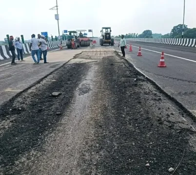 लखनऊ-कानपुर एक्सप्रेसवे, लखनऊ कानपुर एक्सप्रेसवे, लखनऊ कानपुर एक्सप्रेसवे सड़क धंसी, लखनऊ कानपुर एक्सप्रेसवे जांच, लखनऊ कानपुर एक्सप्रेसवे खबर, एक्सप्रेसवे सड़क धंसने का कारण, IIT खड़गपुर जांच, आईआईटी खड़गपुर रिपोर्ट, 800 पन्नों की रिपोर्ट, एक्सप्रेसवे की 7 घंटे की रिकॉर्डिंग, एक्सप्रेसवे में 30 सैंपल, NHAI जांच, एनएचएआई, लखनऊ एक्सप्रेसवे, कानपुर एक्सप्रेसवे, उन्नाव एक्सप्रेसवे, ग्रीनफील्ड एक्सप्रेसवे, सड़क निर्माण की खामी, एक्सप्रेसवे ड्रेनेज सिस्टम, सड़क की ढाल, एक्सप्रेसवे सेफ्टी ऑडिट, उत्तर प्रदेश एक्सप्रेसवे, यूपी की सड़कें, लखनऊ समाचार, उन्नाव समाचार,Lucknow Kanpur Expressway, Lucknow-Kanpur Expressway News, Lucknow Kanpur Expressway Investigation, IIT Kharagpur Investigation, IIT Kharagpur Report, Lucknow Kanpur Expressway Road Damage, Lucknow Kanpur Expressway Road Sinking, Expressway Road Cracks, NHAI Investigation, NHAI Expressway Report, 800 Page Report, 7 Hour Recording, 30 Soil Samples, Greenfield Expressway, Unnao Expressway, Expressway Drainage Issue, Road Slope Issue, Expressway Safety Audit, Uttar Pradesh Expressway News, Lucknow News, Unnao News, Kanpur News,