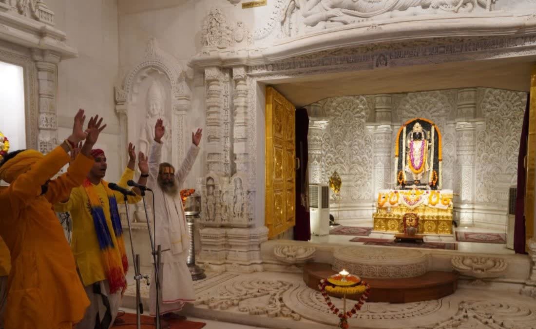 अयोध्या, अयोध्या जिला, फैजाबाद, उत्तर प्रदेश, Ayodhya, Ayodhya District, Uttar Pradesh, Ayodhya Ram Mandir News, अयोध्या धार्मिक खबर, अयोध्या मंदिर समाचार, राम मंदिर समाचार, राम मंदिर धार्मिक खबर, उत्तर प्रदेश धार्मिक समाचार, धार्मिक समिति, मंदिर प्रशासन, पूजा व्यवस्था, पुजारी ड्रेस कोड, Ayodhya Religious News, Ram Mandir News, Temple Administration News, Religious Committee, Priest Dress Code, Uttar Pradesh News, अयोध्या राम मंदिर पुजारियों का नया ड्रेस कोड क्या है, राम मंदिर के पुजारी क्या पहनेंगे, राम मंदिर पुजारी बिना सिला उत्तरीय, राम मंदिर में पीले उत्तरीय वस्त्र का फैसला, रामानंदाचार्य परंपरा राम मंदिर, राम मंदिर धार्मिक समिति बैठक 2026, राम मंदिर पूजा व्यवस्था नए नियम, अयोध्या राम मंदिर पुजारी नई पोशाक, Ayodhya Ram Mandir priest dress code 2026, Ram Mandir priests new dress code, Ram Mandir religious committee meeting, Ayodhya Ram Temple latest news, Ram Mandir worship rules,Ayodhya Ram Mandir priests dress code, Ram Mandir priest dress code, Ayodhya Ram Temple priest new dress code, Ram Temple priests attire, Ram Mandir yellow uttariya, Ram Mandir priests new rules, Ramanandi tradition Ram Mandir, Ram Mandir worship system, Ayodhya Ram Mandir religious committee, Ram Temple latest news, Ayodhya religious news, Shri Ram Janmabhoomi Temple, Ram Mandir पूजा व्यवस्था,
