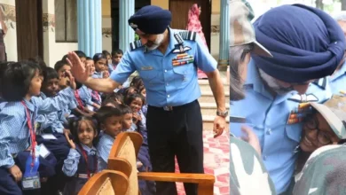 गोरखपुर में वायुसेना प्रमुख, गोरखपुर एयर चीफ मार्शल, वायुसेना प्रमुख अमर प्रीत सिंह, अमर प्रीत सिंह गोरखपुर, गोरखपुर एयर चीफ मार्शल अमर प्रीत सिंह, माथाबारी स्कूल, सरस्वती गुरुकुल स्कूल गोरखपुर, वायुसेना प्रमुख बच्चों से मिले, एयर चीफ मार्शल बच्चों से मुलाकात, गोरखपुर समाचार, गोरखपुर लेटेस्ट न्यूज, गोरखपुर आज की खबर, यूपी न्यूज, उत्तर प्रदेश समाचार, भारतीय वायुसेना, एयर चीफ मार्शल, बच्चों ने ली सेल्फी, ऑटोग्राफ, जय हिंद, स्थानीय खबर, प्रेरणादायक खबर,Gorakhpur Air Force Chief, Air Chief Marshal Amar Preet Singh Gorakhpur, Amar Preet Singh Gorakhpur visit, Air Force Chief Gorakhpur, Air Chief Marshal children meeting, Gorakhpur children selfie, Amar Preet Singh selfie autograph, Saraswati Gurukul School Gorakhpur, Mathabari Gorakhpur, Indian Air Force Chief, IAF Chief Gorakhpur visit, Gorakhpur latest news, Gorakhpur news today, Uttar Pradesh news, UP latest news, Air Chief Marshal school visit, children meet Air Force Chief, #गोरखपुर, #वायुसेनाप्रमुख, #अमरप्रीतसिंह, #AirChiefMarshal, #AmarPreetSingh, #IndianAirForce, #IAF, #Gorakhpur, #GorakhpurNews, #UPNews, #UttarPradesh, #Mathabari, #AirForceChief, #DefenceNews, #GorakhpurLatestNews, #SchoolVisit, #Children, #Selfie, #Autograph, #जय_हिंद,