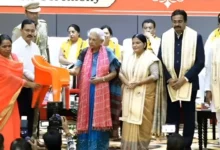 Anandiben Patel Jhansi, Governor Anandiben Patel, Anandiben Patel latest news, Anandiben Patel speech, Anandiben Patel Jhansi speech, Governor of Uttar Pradesh, Jhansi Governor news, Bundelkhand University convocation, Bundelkhand University convocation 2026, Bundelkhand University news, Jhansi news, Rani Lakshmibai inspiration, women empowerment Uttar Pradesh, girls empowerment, NAAC grading, UGC grants universities, university grants Uttar Pradesh, UP education news, Uttar Pradesh Governor latest news, राज्यपाल आनंदीबेन पटेल, आनंदीबेन पटेल झांसी, झांसी में राज्यपाल आनंदीबेन पटेल, बेटियों को आनंदीबेन पटेल का संदेश, ताकतवर बनो बेटियों, कोई परेशान करे तो ठोक दो, रानी लक्ष्मीबाई जैसी हिम्मत, झांसी रानी लक्ष्मीबाई, बुंदेलखंड विश्वविद्यालय दीक्षा समारोह, बुंदेलखंड यूनिवर्सिटी दीक्षांत समारोह, बुंदेलखंड विश्वविद्यालय समाचार, झांसी न्यूज, उत्तर प्रदेश राज्यपाल, यूपी की राज्यपाल, छात्राओं के लिए राज्यपाल का संदेश, महिला सशक्तीकरण, बेटियों का आत्मविश्वास, नैक पर राज्यपाल का बयान, NAAC ग्रेडिंग, यूजीसी अनुदान, विश्वविद्यालयों को अनुदान, उत्तर प्रदेश शिक्षा समाचार, झांसी शिक्षा समाचार,Governor Anandiben Patel at Bundelkhand University convocation in Jhansi, Uttar Pradesh Governor addressing girl students, Anandiben Patel women empowerment message, Governor Anandiben Patel Rani Lakshmibai reference, Bundelkhand University convocation ceremony, Anandiben Patel statement on UGC university grants,