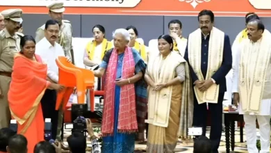 Anandiben Patel Jhansi, Governor Anandiben Patel, Anandiben Patel latest news, Anandiben Patel speech, Anandiben Patel Jhansi speech, Governor of Uttar Pradesh, Jhansi Governor news, Bundelkhand University convocation, Bundelkhand University convocation 2026, Bundelkhand University news, Jhansi news, Rani Lakshmibai inspiration, women empowerment Uttar Pradesh, girls empowerment, NAAC grading, UGC grants universities, university grants Uttar Pradesh, UP education news, Uttar Pradesh Governor latest news, राज्यपाल आनंदीबेन पटेल, आनंदीबेन पटेल झांसी, झांसी में राज्यपाल आनंदीबेन पटेल, बेटियों को आनंदीबेन पटेल का संदेश, ताकतवर बनो बेटियों, कोई परेशान करे तो ठोक दो, रानी लक्ष्मीबाई जैसी हिम्मत, झांसी रानी लक्ष्मीबाई, बुंदेलखंड विश्वविद्यालय दीक्षा समारोह, बुंदेलखंड यूनिवर्सिटी दीक्षांत समारोह, बुंदेलखंड विश्वविद्यालय समाचार, झांसी न्यूज, उत्तर प्रदेश राज्यपाल, यूपी की राज्यपाल, छात्राओं के लिए राज्यपाल का संदेश, महिला सशक्तीकरण, बेटियों का आत्मविश्वास, नैक पर राज्यपाल का बयान, NAAC ग्रेडिंग, यूजीसी अनुदान, विश्वविद्यालयों को अनुदान, उत्तर प्रदेश शिक्षा समाचार, झांसी शिक्षा समाचार,Governor Anandiben Patel at Bundelkhand University convocation in Jhansi, Uttar Pradesh Governor addressing girl students, Anandiben Patel women empowerment message, Governor Anandiben Patel Rani Lakshmibai reference, Bundelkhand University convocation ceremony, Anandiben Patel statement on UGC university grants,