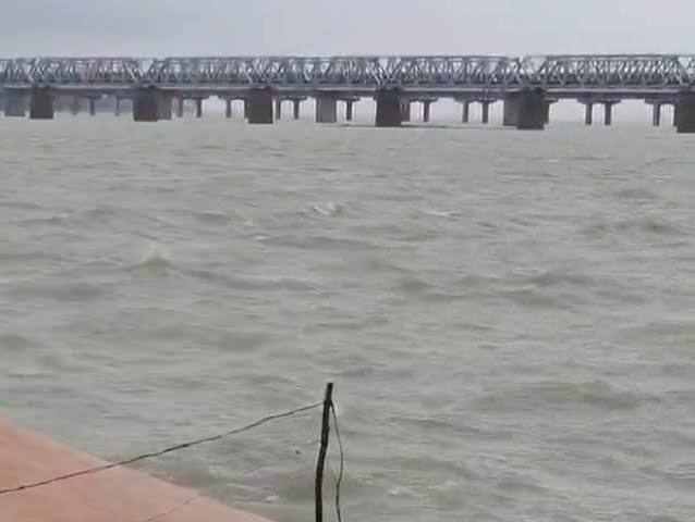 यूपी में बाढ़ का खतरा, उत्तर प्रदेश बाढ़, यूपी बाढ़ अलर्ट, गंगा का जलस्तर, यमुना का जलस्तर, प्रयागराज बाढ़, वाराणसी बाढ़, बलिया बाढ़, गाजीपुर बाढ़, मीरजापुर बाढ़, फर्रुखाबाद बाढ़, चित्रकूट बाढ़, उन्नाव बाढ़, बिजनौर बाढ़, अमरोहा बाढ़, संभल बाढ़, संगम में बाढ़, गंगा नदी जलस्तर, यूपी नदी जलस्तर, उत्तर प्रदेश बाढ़ समाचार, आज की यूपी खबर, यूपी मौसम और बाढ़, पूर्वांचल बाढ़, गंगा खतरे के निशान से ऊपर,UP Flood Alert, Uttar Pradesh Flood, UP Flood News, Ganga Water Level, Yamuna Water Level, Prayagraj Flood, Varanasi Flood, Ballia Flood, Ghazipur Flood, Mirzapur Flood, Farrukhabad Flood, Chitrakoot Flood, Unnao Flood, Bijnor Flood, Amroha Flood, Sambhal Flood, Ganga River Flood, Sangam Flood, Uttar Pradesh River Water Level, UP Flood Situation, Ganga Flood Alert, UP Flood Latest News, East UP Flood, UP Monsoon Flood,प्रयागराज बाढ़ समाचार, Prayagraj Flood News, प्रयागराज उत्तर प्रदेश, Prayagraj Uttar Pradesh, वाराणसी बाढ़ समाचार, Varanasi Flood News, वाराणसी उत्तर प्रदेश, Varanasi Uttar Pradesh, बलिया बाढ़ समाचार, Ballia Flood News, बलिया उत्तर प्रदेश, Ballia Uttar Pradesh, गाजीपुर बाढ़ समाचार, Ghazipur Flood News, मीरजापुर बाढ़ समाचार, Mirzapur Flood News, फर्रुखाबाद बाढ़ समाचार, Farrukhabad Flood News, चित्रकूट बाढ़ समाचार, Chitrakoot Flood News, उन्नाव बाढ़ समाचार, Unnao Flood News, बिजनौर बाढ़ समाचार, Bijnor Flood News, अमरोहा बाढ़ समाचार, Amroha Flood News, संभल बाढ़ समाचार, Sambhal Flood News, उत्तर प्रदेश राज्य समाचार, Uttar Pradesh State News, प्राकृतिक आपदा समाचार, Flood Disaster News, नदी जलस्तर समाचार, River Water Level News,#यूपीबाढ़, #UPFlood, #UttarPradeshFlood, #FloodAlert, #GangaWaterLevel, #GangaFlood, #YamunaWaterLevel, #PrayagrajFlood, #VaranasiFlood, #BalliaFlood, #GhazipurFlood, #MirzapurFlood, #FarrukhabadFlood, #ChitrakootFlood, #UnnaoFlood, #BijnorFlood, #UPNews, #UttarPradeshNews, #गंगाजलस्तर, #बाढ़अलर्ट, #प्रयागराज, #वाराणसी, #बलिया, #गाजीपुर, #मीरजापुर, #फर्रुखाबाद,