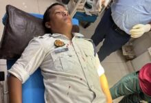 लखनऊ चेन स्नैचिंग, लखनऊ चेन लूट, लखनऊ चेन लुटेरा, लखनऊ में चेन स्नैचिंग, लखनऊ क्राइम न्यूज, लखनऊ अपराध समाचार, लखनऊ पुलिस, लखनऊ ट्रैफिक पुलिस, ट्रैफिक सिपाही नवीन चौधरी, नवीन चौधरी पुलिसकर्मी, मड़ियांव चेन स्नैचिंग, मड़ियांव ढाल चेन लूट, लखनऊ चेन स्नैचर गिरफ्तार, महिला की चेन लूट, चेन लुटेरे ने पुलिस पर हमला, पुलिसकर्मी की बहादुरी, लखनऊ पुलिसकर्मी सम्मान, पुलिस आयुक्त लखनऊ, 10 हजार रुपये इनाम, रक्षाबंधन लखनऊ सुरक्षा, लखनऊ क्राइम अपडेट, Lucknow Chain Snatching, Lucknow Chain Snatching News, Lucknow Crime News, Lucknow Chain Snatcher, Lucknow Chain Robbery, Lucknow Police, Lucknow Traffic Police, Traffic Constable Naveen Chaudhary, Naveen Chaudhary Police, Madiyaon Chain Snatching, Madiyaon Chain Robbery, Lucknow Chain Snatcher Arrest, Chain Snatcher Attacks Police, Police Constable Bravery, Lucknow Police Commissioner, Lucknow Crime Update, Raksha Bandhan Security Lucknow, Chain Snatching Case Lucknow, #लखनऊचेनस्नैचिंग, #लखनऊक्राइम, #लखनऊपुलिस, #चेनस्नैचिंग, #चेनलुटेरा, #मड़ियांव, #नवीनचौधरी, #ट्रैफिकपुलिस, #पुलिसकीबहादुरी, #LucknowChainSnatching, #LucknowCrime, #LucknowPolice, #ChainSnatching, #ChainSnatcher, #Madiyaon, #NaveenChaudhary, #LucknowTrafficPolice, #PoliceBravery, #CrimeNews, #UPPolice, #UttarPradeshPolice, #RakshaBandhan, #LucknowNews,