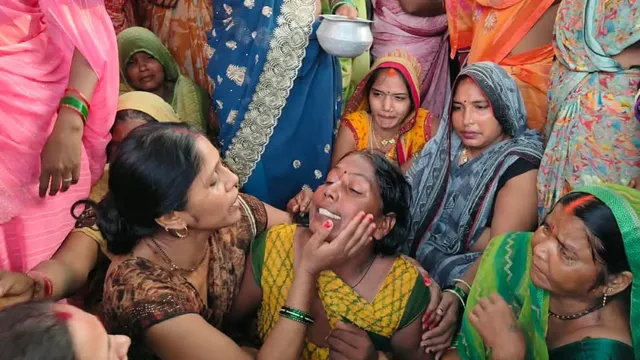 देवरिया अभिषेक निषाद, अभिषेक निषाद का शव, अभिषेक निषाद की मौत, यूक्रेन में देवरिया युवक की मौत, रूसी मिसाइल हमला, ओडेसा मिसाइल हमला, यूक्रेन रूस युद्ध, देवरिया युवक यूक्रेन, करमेल गांव अभिषेक, गौरी बाजार अभिषेक निषाद, यूक्रेन से शव भारत आया, 35 दिन बाद शव पहुंचा, देवरिया समाचार, देवरिया लेटेस्ट न्यूज, उत्तर प्रदेश युवक की मौत, विदेश में भारतीय की मौत ,Deoria Abhishek Nishad, Abhishek Nishad body returns India, Abhishek Nishad Ukraine death, Deoria youth killed in Ukraine, Russian missile attack Ukraine, Odessa missile attack, Golden Leo ship attack, Indian sailor killed in Ukraine, Deoria youth death news, Abhishek Nishad Ukraine, body brought from Ukraine to India, Deoria latest news, Uttar Pradesh Ukraine news, Indian crew member killed, Ukraine Russia war news ,#अभिषेकनिषाद, #देवरिया, #Deoria, #AbhishekNishad, #यूक्रेन, #Ukraine, #रूसयूक्रेनयुद्ध, #RussiaUkraineWar, #रूसीमिसाइलहमला, #RussianMissileAttack, #ओडेसा, #Odessa, #GoldenLeo, #गोल्डनलियो, #देवरियासमाचार, #UPNews, #उत्तरप्रदेशसमाचार, #IndianCrewMember, #BodyRepatriation, ,