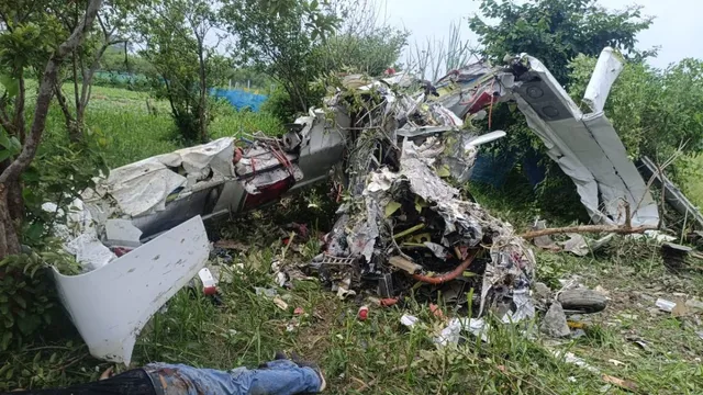 Kanpur training aircraft crash, Kanpur aircraft crash today, Kanpur plane crash, Kanpur aviation accident, Kanpur Ganga Barrage aircraft crash, Natthupurwa aircraft crash, Kanpur breaking news, Kanpur latest news, pilot killed in Kanpur aircraft crash, co-pilot injured Kanpur, training aircraft accident in Kanpur, Uttar Pradesh aircraft crash, UP breaking news, Kanpur news today, Ganga Barrage plane crash, training flight accident, private training aircraft crash, कानपुर में विमान हादसा, कानपुर में ट्रेनिंग विमान क्रैश, कानपुर गंगा बैराज हादसा, गंगा बैराज के पास विमान हादसा, नत्थूपुरवा गांव विमान हादसा, कानपुर एयरक्राफ्ट क्रैश आज, कानपुर ब्रेकिंग न्यूज, कानपुर विमान हादसे में पायलट की मौत, कानपुर विमान हादसे में को पायलट घायल, ट्रेनिंग एयरक्राफ्ट दुर्घटना, कानपुर लेटेस्ट न्यूज, उत्तर प्रदेश विमान हादसा, यूपी ब्रेकिंग न्यूज, कानपुर न्यूज आज, कानपुर दुर्घटना समाचार, #कानपुर_विमान_हादसा, #कानपुर_ट्रेनिंग_एयरक्राफ्ट_क्रैश, #कानपुर_न्यूज, #कानपुर_ब्रेकिंग_न्यूज, #गंगा_बैराज, #नत्थूपुरवा, #विमान_हादसा, #ट्रेनिंग_विमान, #उत्तर_प्रदेश, #यूपी_न्यूज, #KanpurAircraftCrash, #KanpurNews, #KanpurBreakingNews, #KanpurPlaneCrash, #TrainingAircraftCrash, #GangaBarrage, #UttarPradeshNews, #UPBreakingNews,