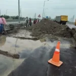#LucknowKanpurExpressway #LucknowKanpurExpresswayNews #LucknowKanpurExpresswayLatest #Unnao #UnnaoNews #LucknowNews #KanpurNews #UttarPradesh #UPNews #Expressway #ExpresswayNews #RoadSinking #Waterlogging #RoadSafety #RoadDamage #InfrastructureNews #UPInfrastructure #लखनऊकानपुरएक्सप्रेसवे #उन्नाव #सड़कधंसी #जलभराव #एक्सप्रेसवे #उत्तरप्रदेश #सड़कसुरक्षा ,लखनऊ कानपुर एक्सप्रेसवे पर सड़क क्यों धंस रही है, लखनऊ कानपुर एक्सप्रेसवे की ताजा खबर, लखनऊ कानपुर एक्सप्रेसवे पर पानी भरा, उन्नाव में एक्सप्रेसवे सड़क धंसी, लखनऊ कानपुर एक्सप्रेसवे 15 किलोमीटर सड़क धंसी, लखनऊ कानपुर एक्सप्रेसवे 200 मीटर जलभराव, लखनऊ कानपुर एक्सप्रेसवे पैचिंग की स्थिति, लखनऊ कानपुर एक्सप्रेसवे निर्माण गुणवत्ता, Lucknow Kanpur Expressway road sinking latest news, Lucknow Kanpur Expressway waterlogging today, Lucknow Kanpur Expressway Unnao road damage, Lucknow Kanpur Expressway construction quality issue, Lucknow Kanpur Expressway, Lucknow Kanpur Expressway road sinking, Lucknow Kanpur Expressway latest news, Lucknow Kanpur Expressway waterlogging, Unnao Expressway road damage, Lucknow Kanpur Expressway construction quality, Lucknow Kanpur Expressway rain damage, Lucknow Kanpur Expressway patchwork, PNC Expressway construction, Uttar Pradesh Expressway news, Lucknow Kanpur Expressway 2026, road sinking in Unnao, expressway safety news, Lucknow Kanpur Expressway latest update, लखनऊ कानपुर एक्सप्रेसवे, लखनऊ कानपुर एक्सप्रेसवे सड़क धंसी, लखनऊ कानपुर एक्सप्रेसवे न्यूज, लखनऊ कानपुर एक्सप्रेसवे की हालत, लखनऊ कानपुर एक्सप्रेसवे जलभराव, उन्नाव एक्सप्रेसवे सड़क धंसने की खबर, लखनऊ कानपुर एक्सप्रेसवे निर्माण गुणवत्ता, एक्सप्रेसवे सड़क धंसने की समस्या, उन्नाव सड़क हादसा खतरा, लखनऊ कानपुर एक्सप्रेसवे बारिश, लखनऊ कानपुर एक्सप्रेसवे पैचिंग, पीएनसी एक्सप्रेसवे निर्माण, उत्तर प्रदेश एक्सप्रेसवे न्यूज, यूपी सड़क निर्माण, लखनऊ कानपुर एक्सप्रेसवे लेटेस्ट न्यूज, लखनऊ कानपुर एक्सप्रेसवे 2026,